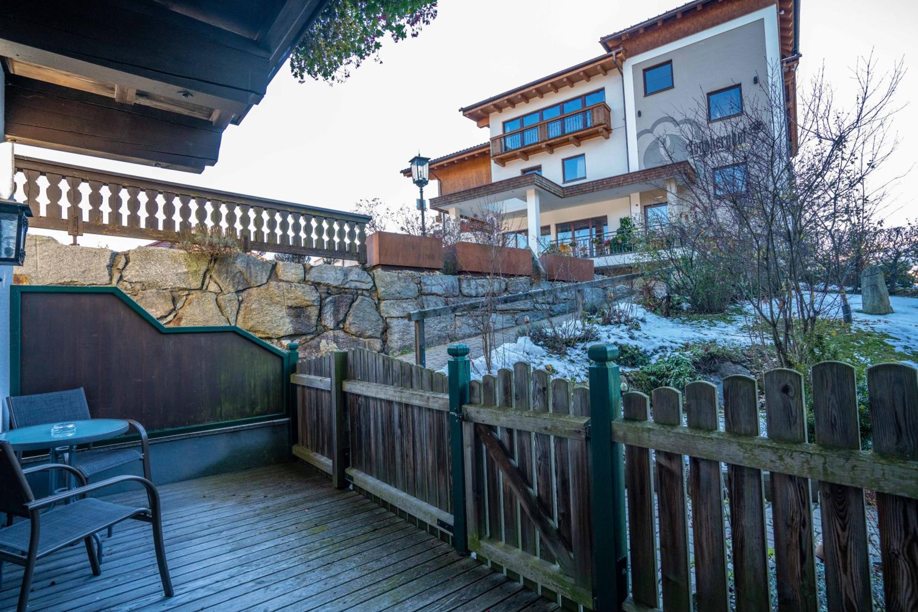 Family Room with Terrace - Photo 3