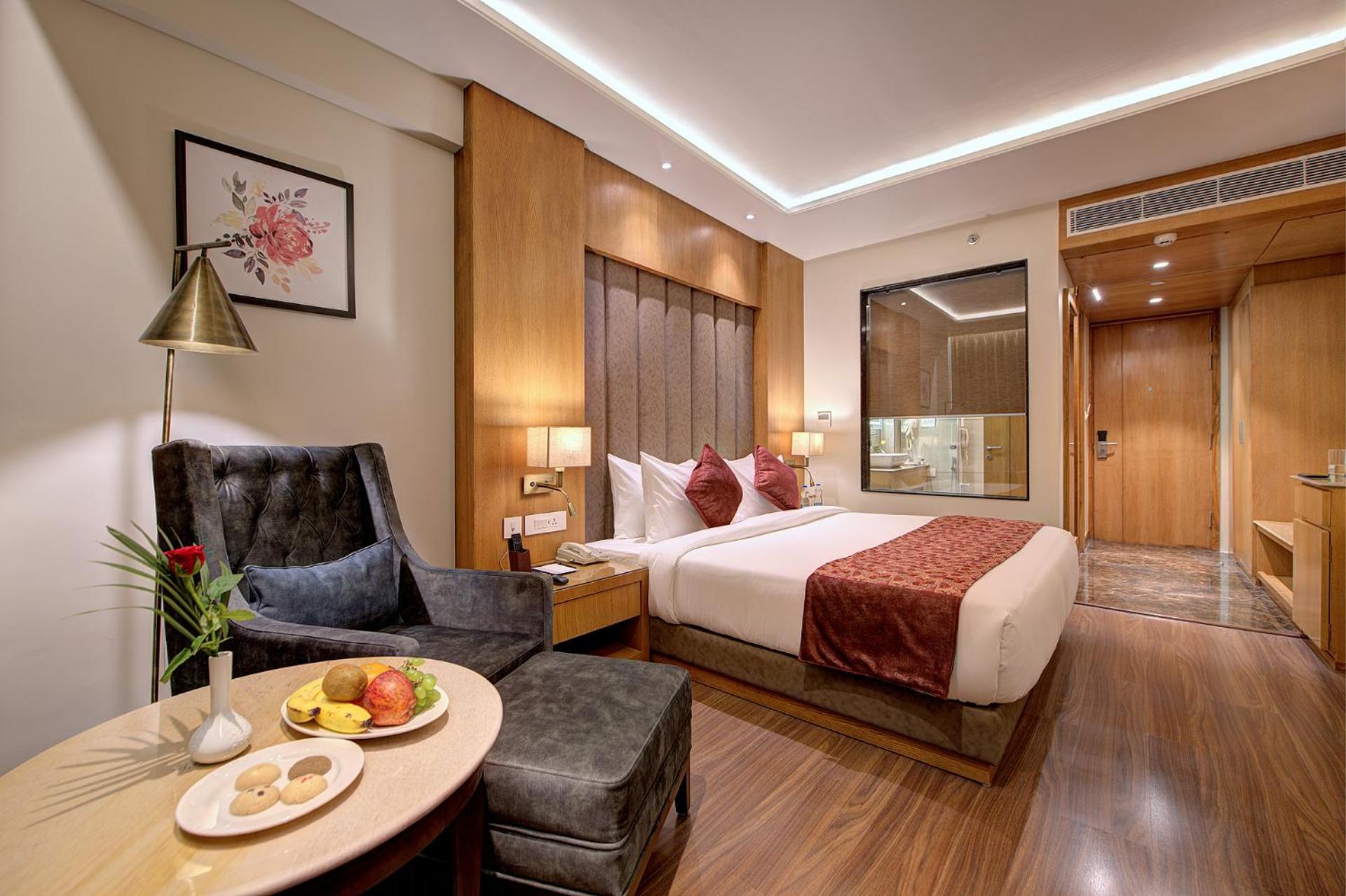 Deluxe King Room - Photo 3