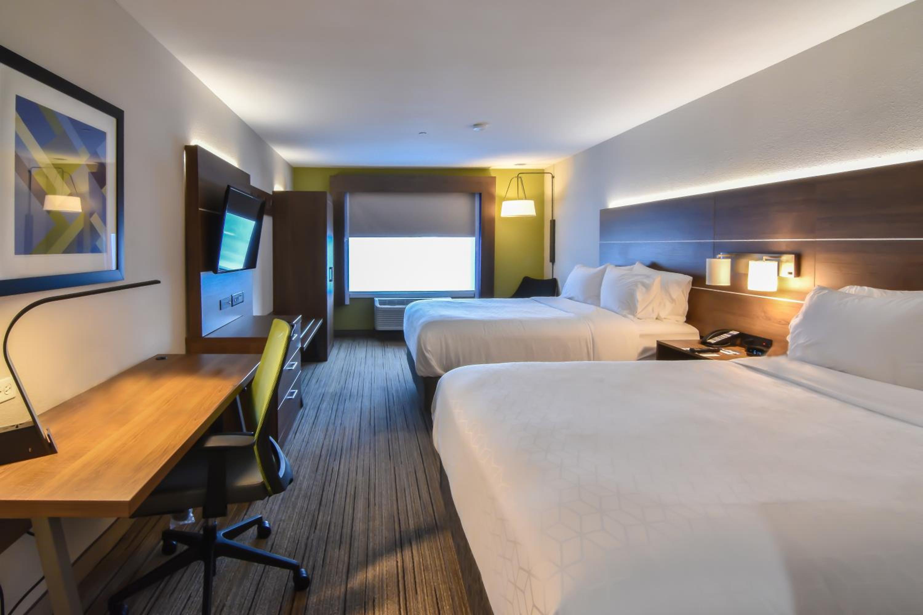 Standard Room with Two Queen Beds - Photo 1