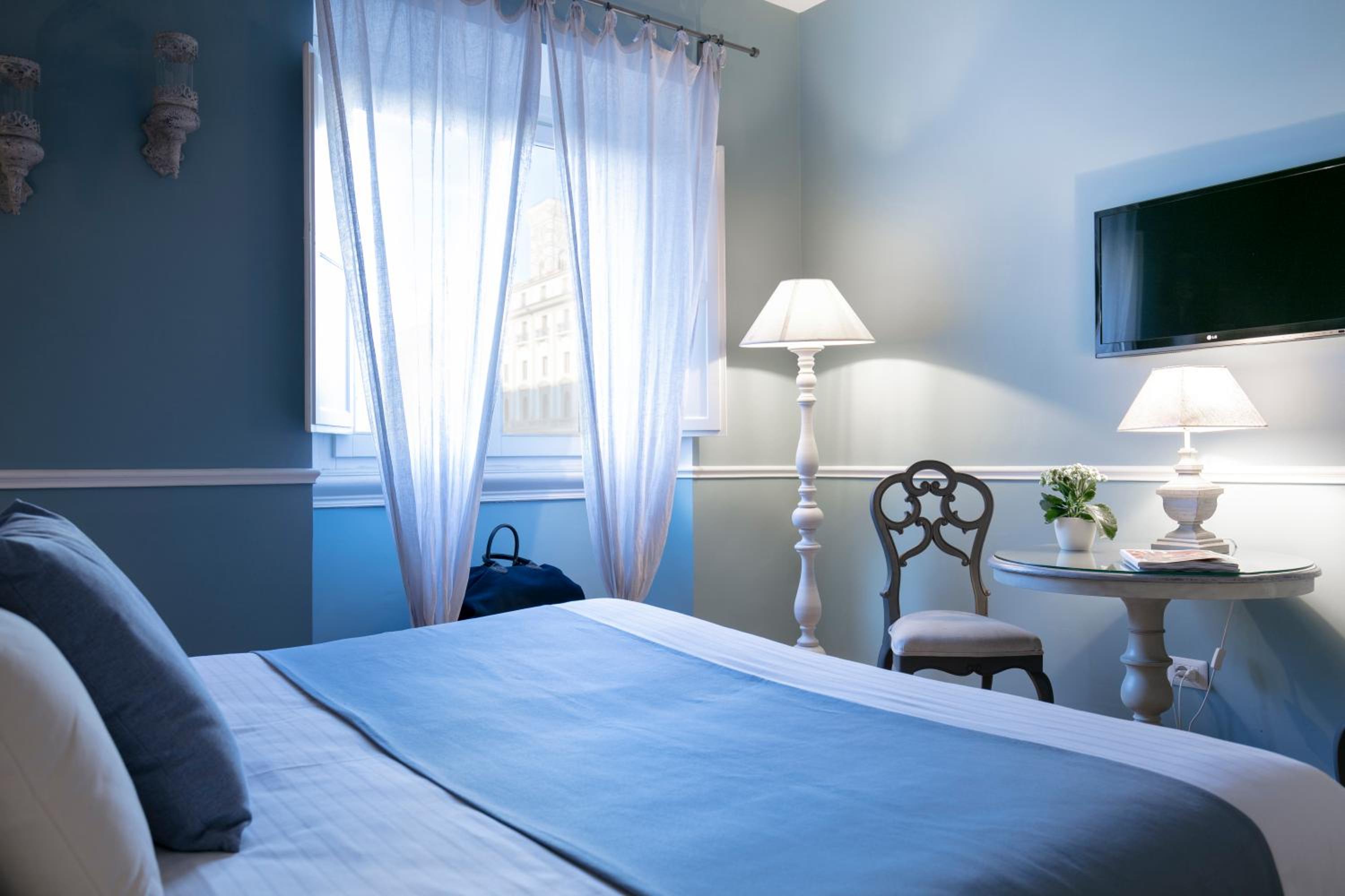 Deluxe Double Or Twin Room With City View photo 2