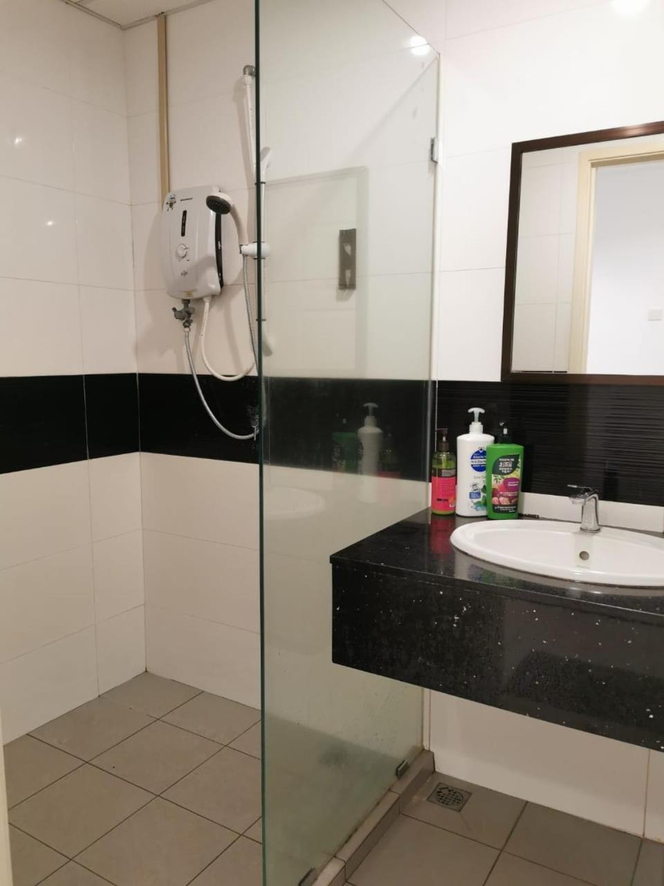 Studio Apartment - Photo 9