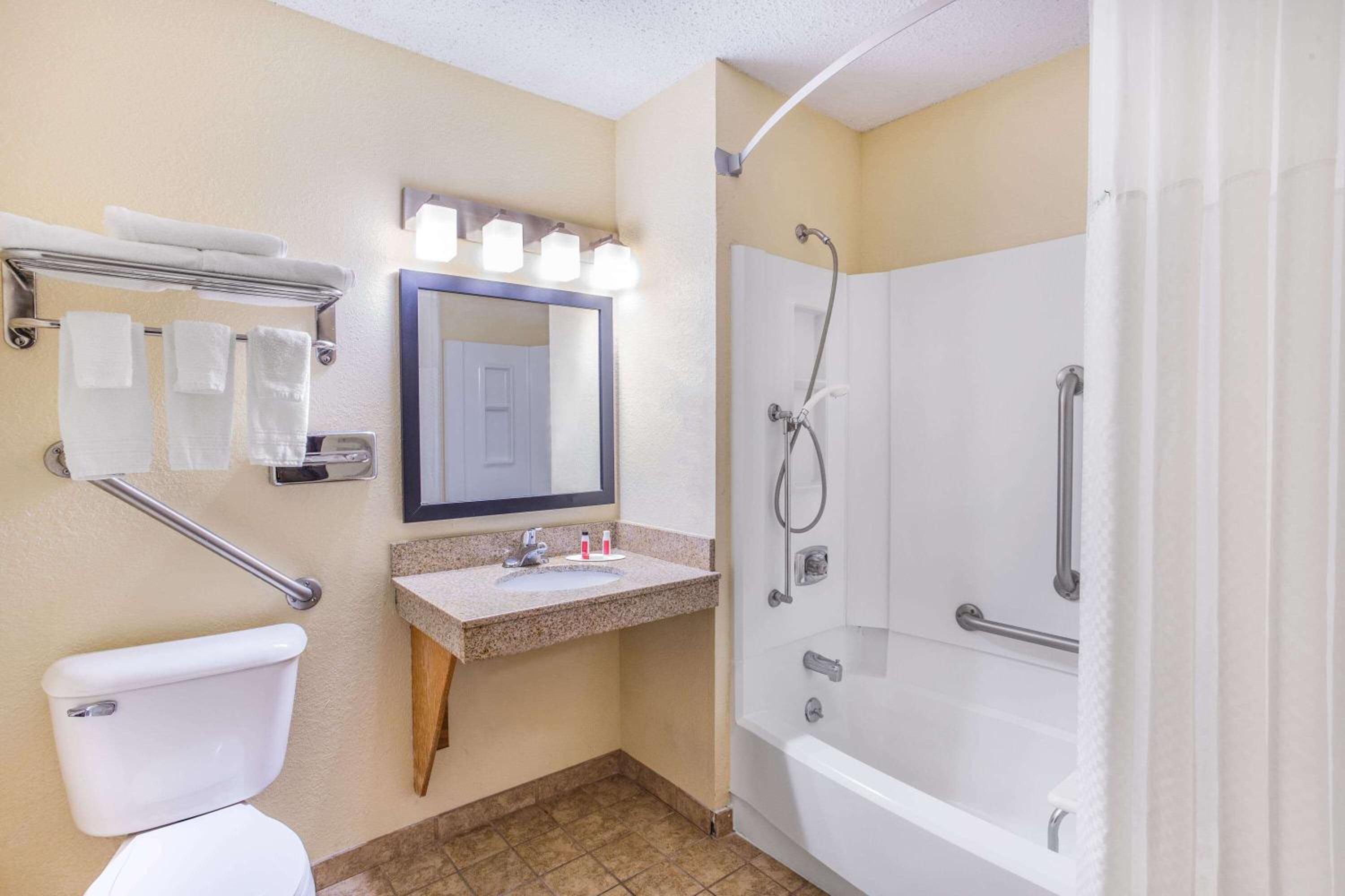 King Room - Mobility Access/Non-Smoking