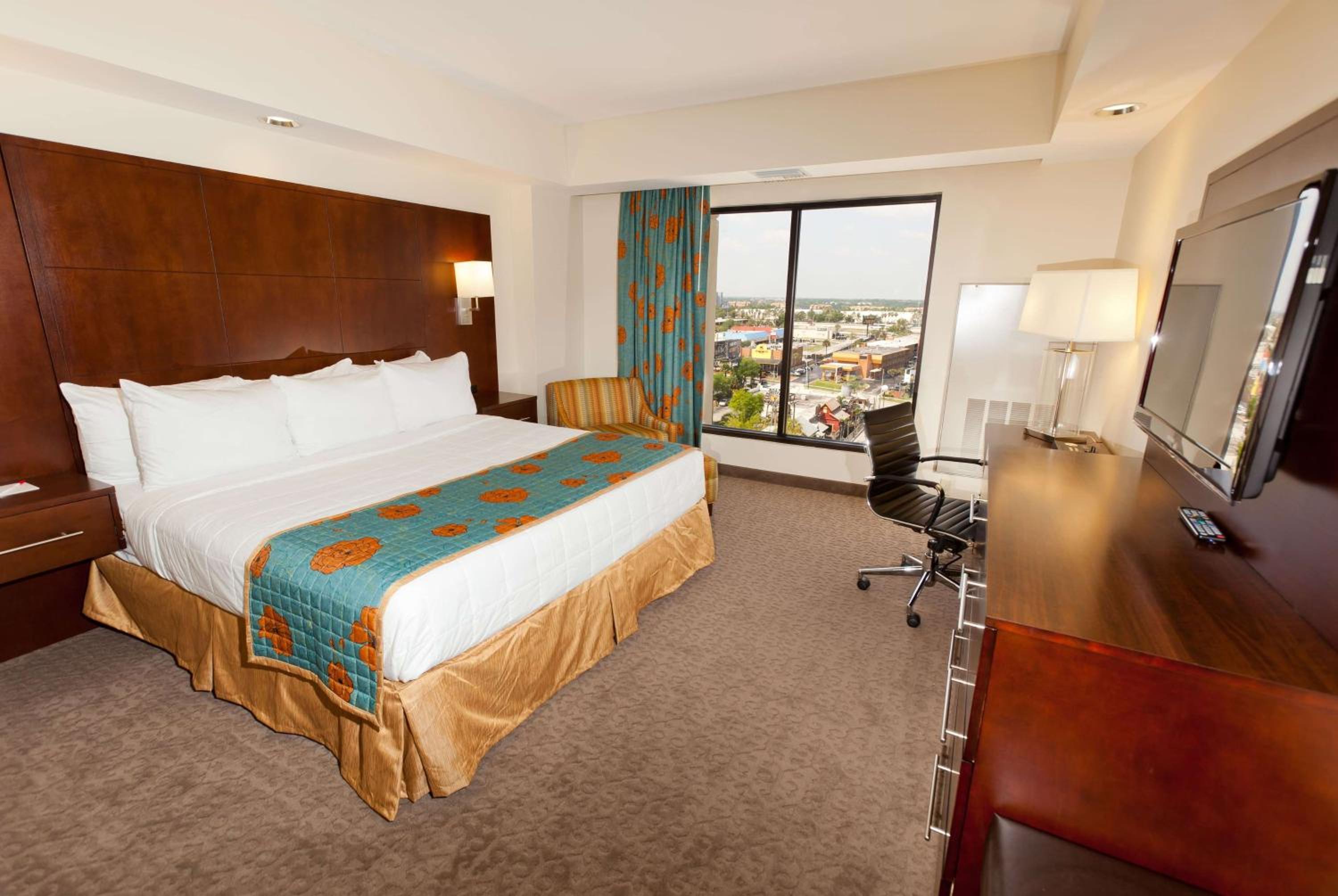 Luxury One Bedroom Suite King Bed, Lake View (NO RESORT FEE)