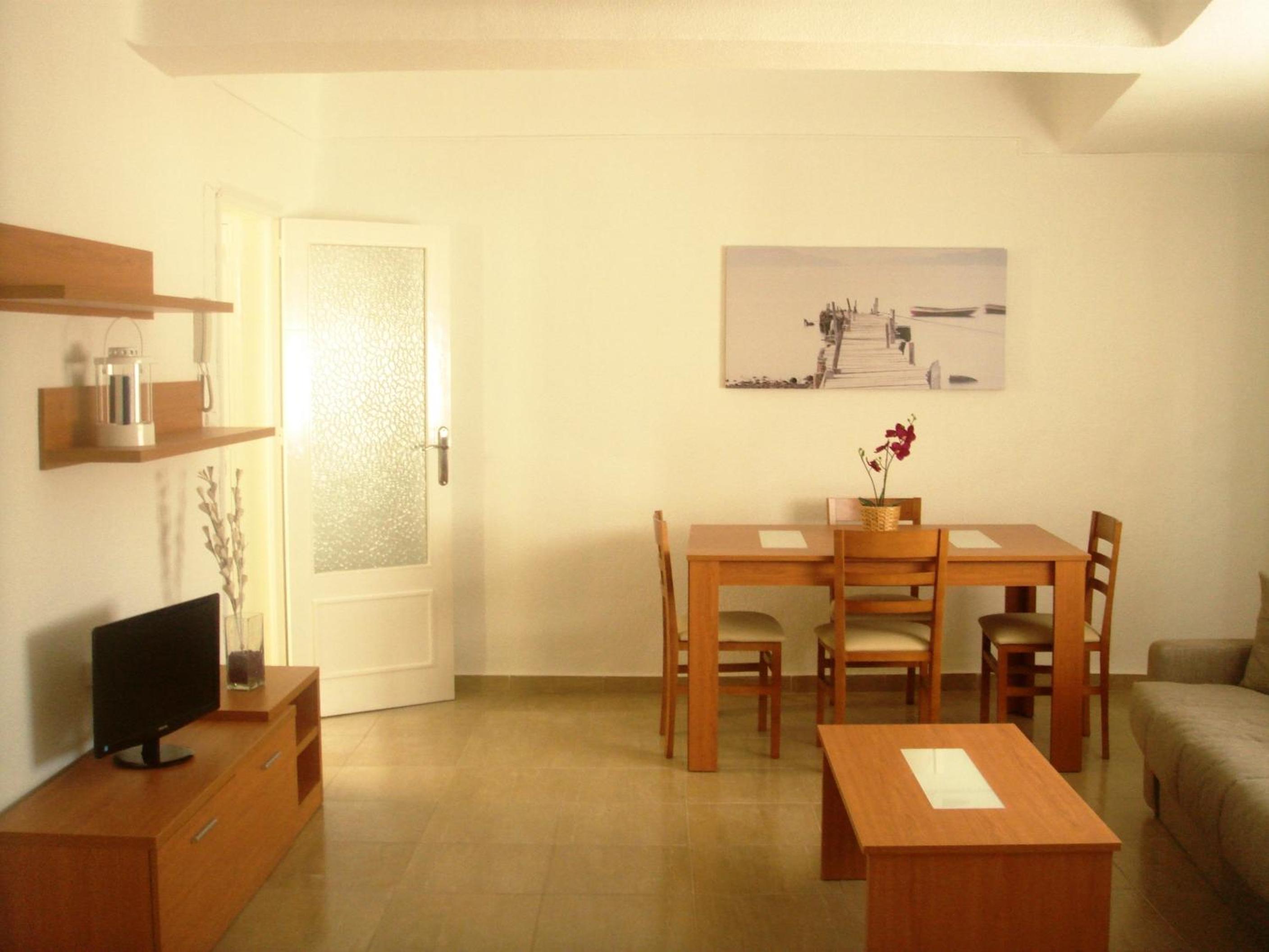 One-Bedroom Apartment with Balcony photo 2