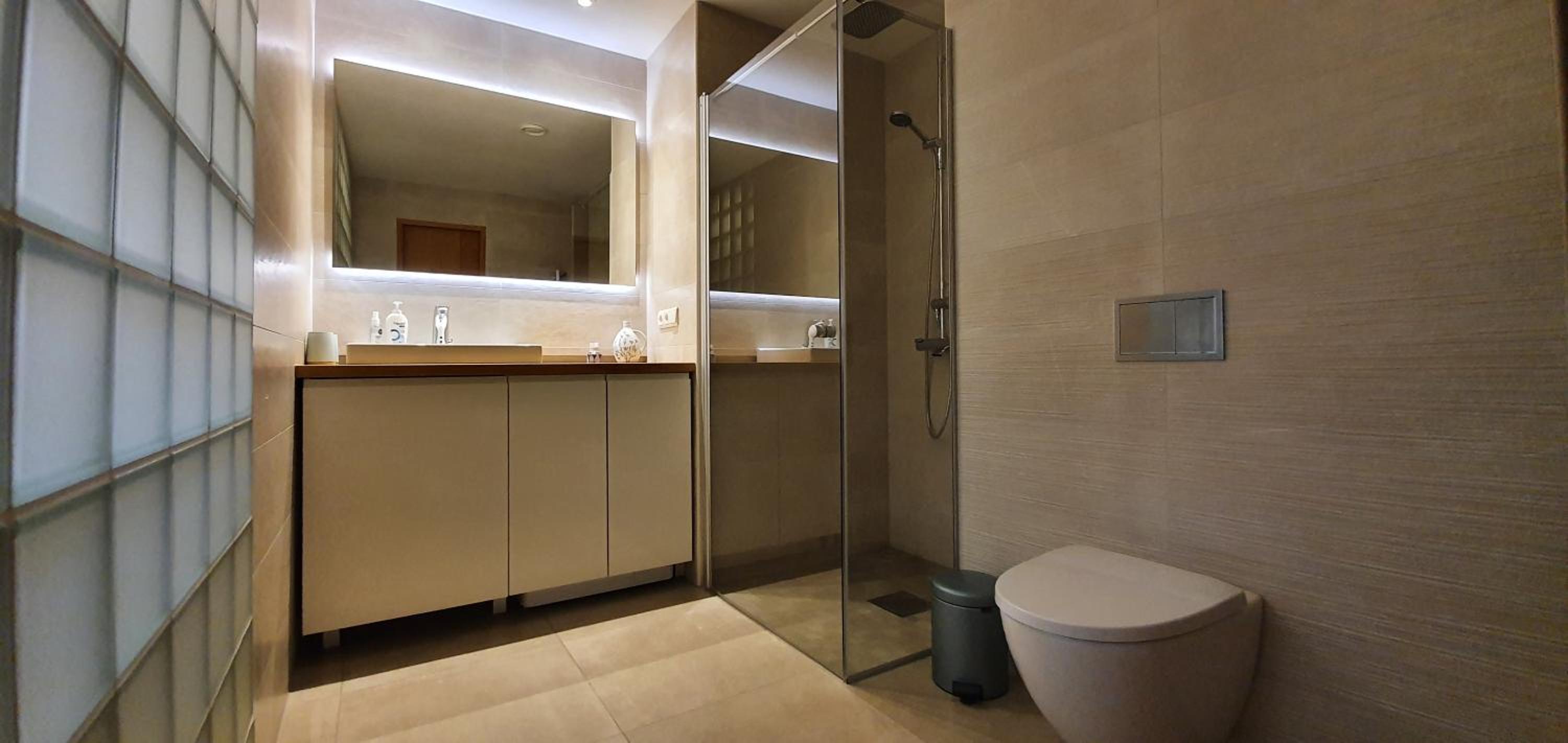 Four-Bedroom House - Photo 15
