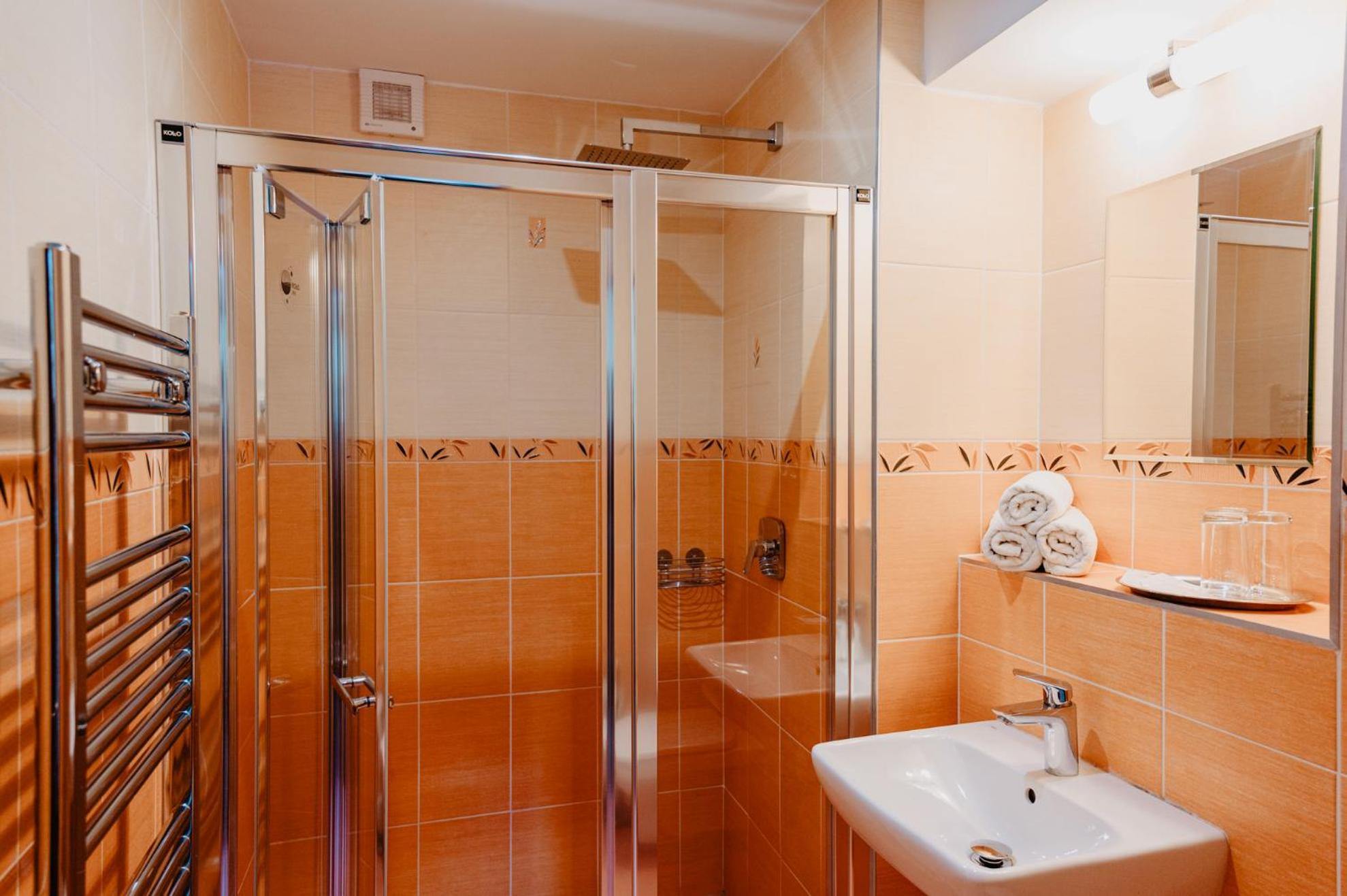 Triple Room with Shower - Photo 3