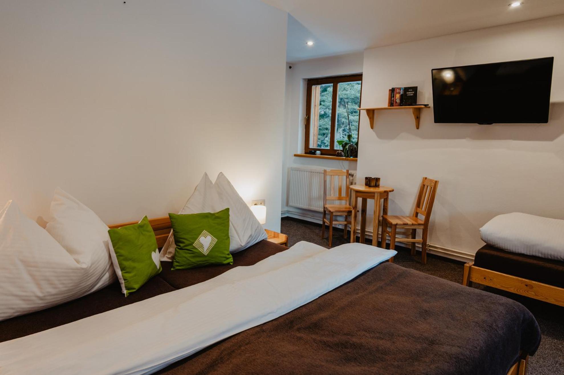 Triple Room with Shower - Photo 2