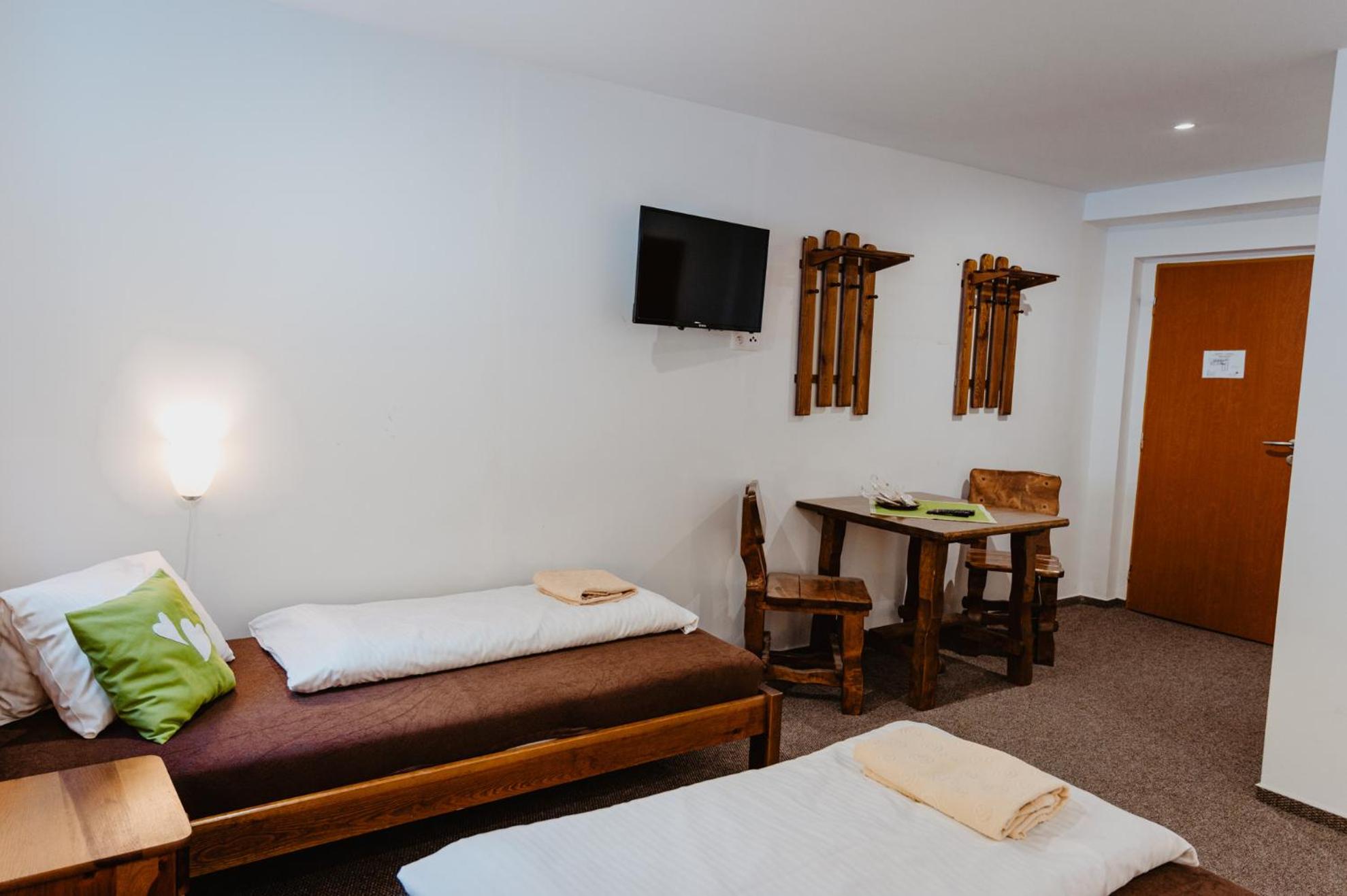 Quadruple Room with Shared Bathroom photo 1