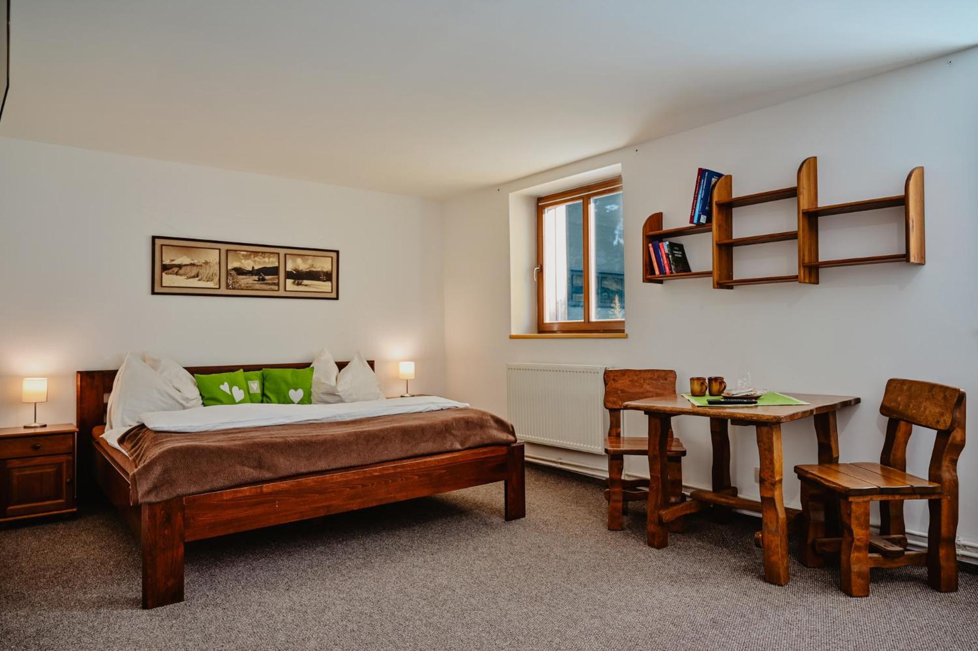 Superior Double or Twin Room with Lake View photo 3
