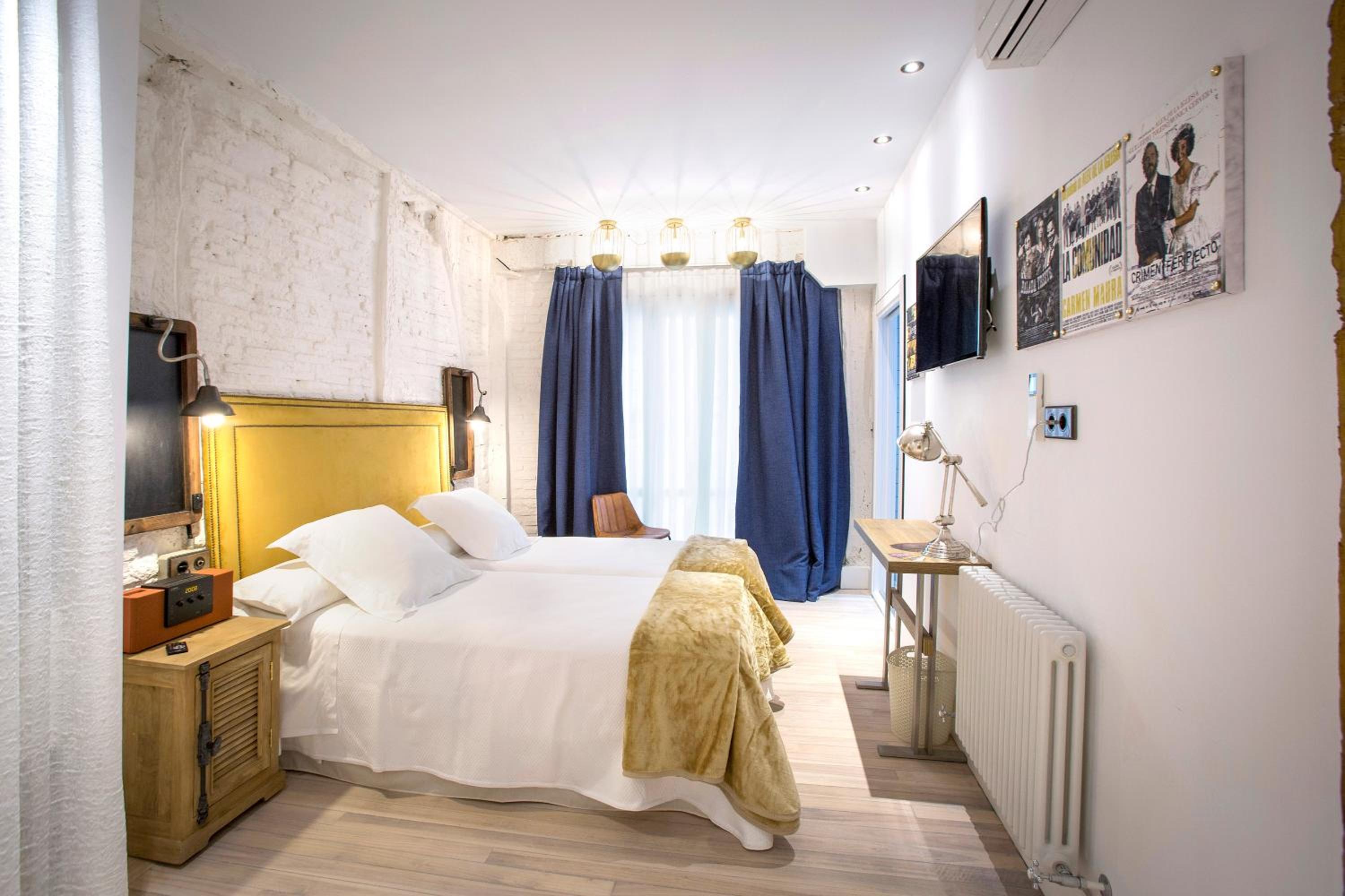 Superior Double or Twin Room with Balcony - Photo 1