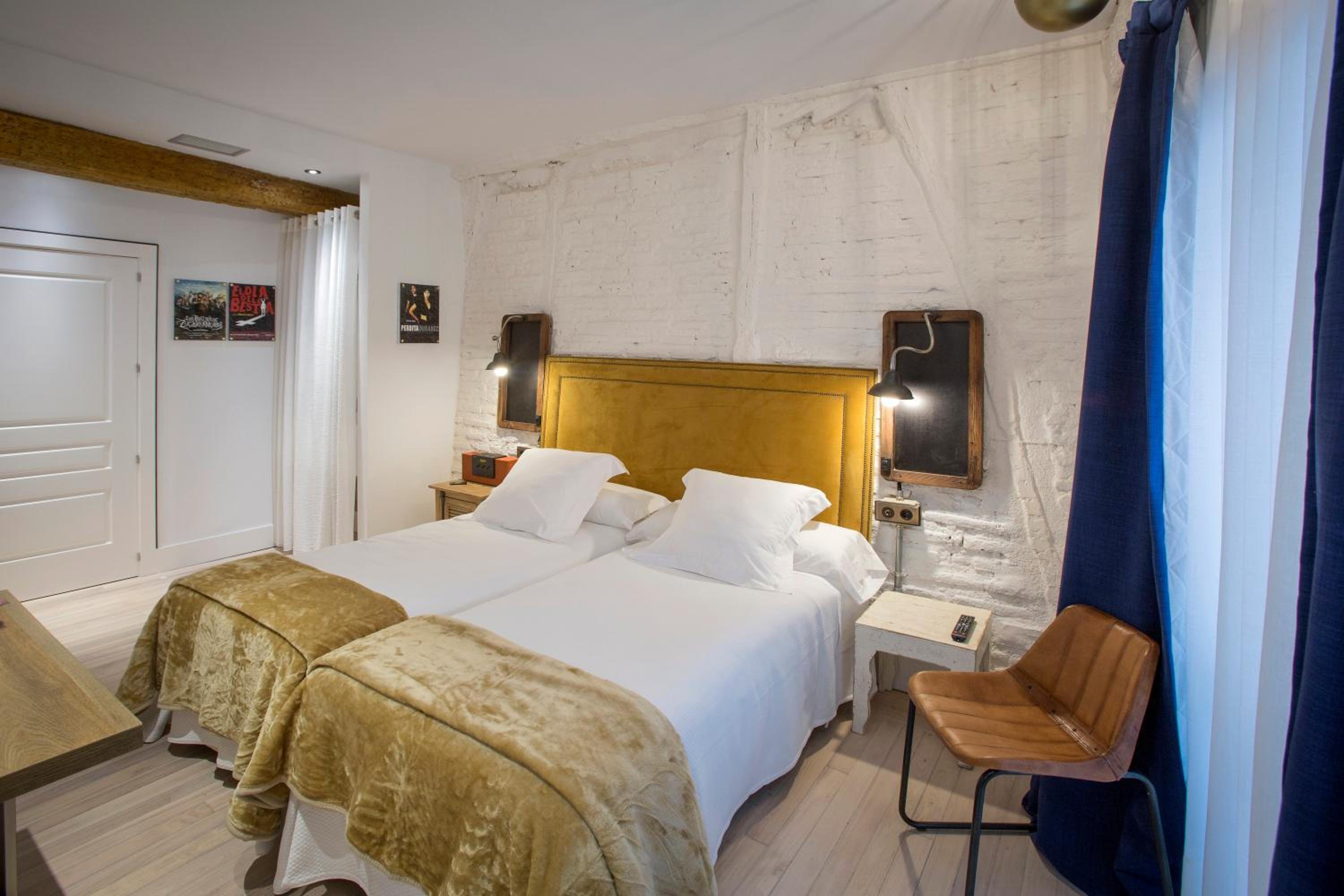 Superior Double or Twin Room with Balcony - Photo 7