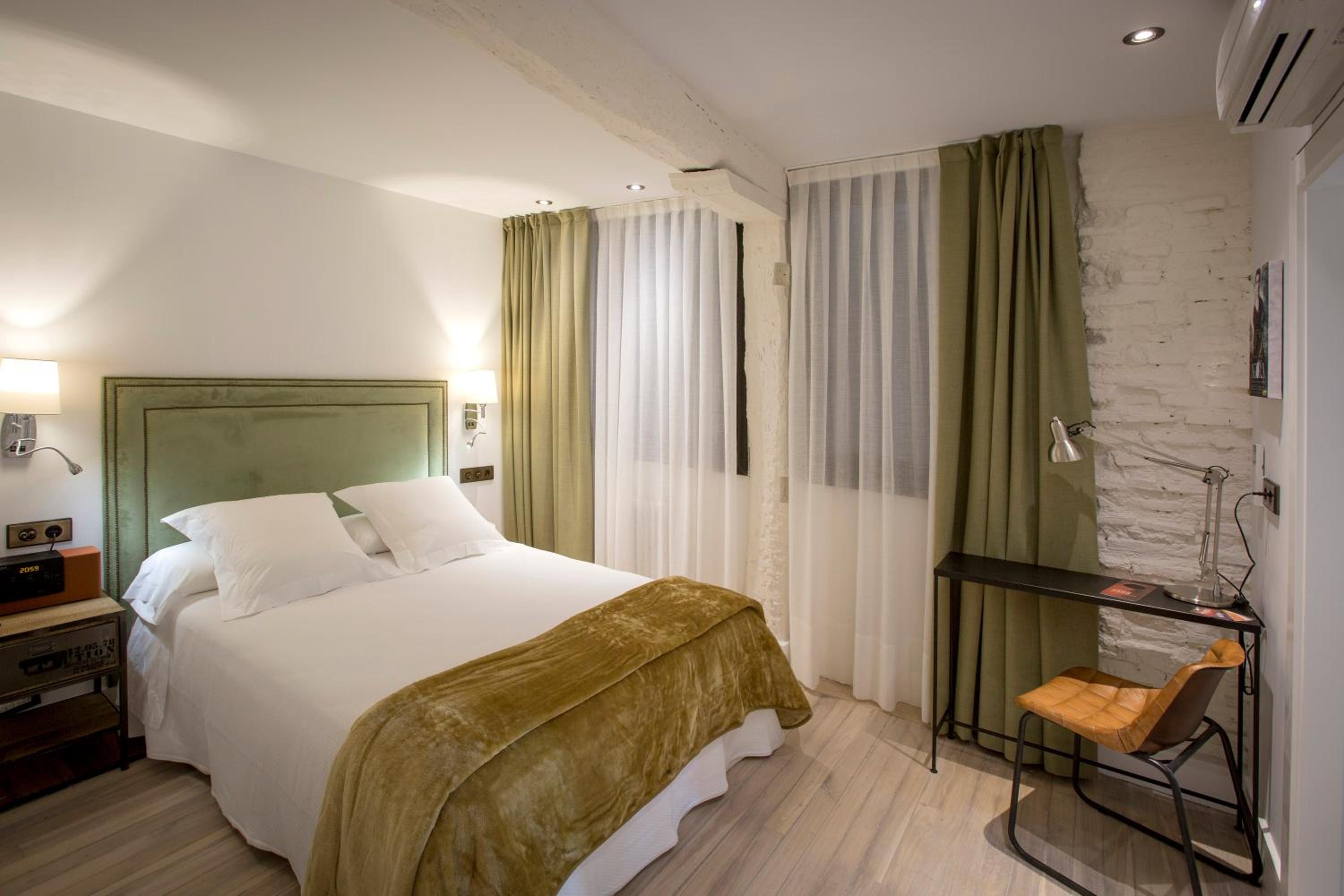 Basic Double Room - Photo 1
