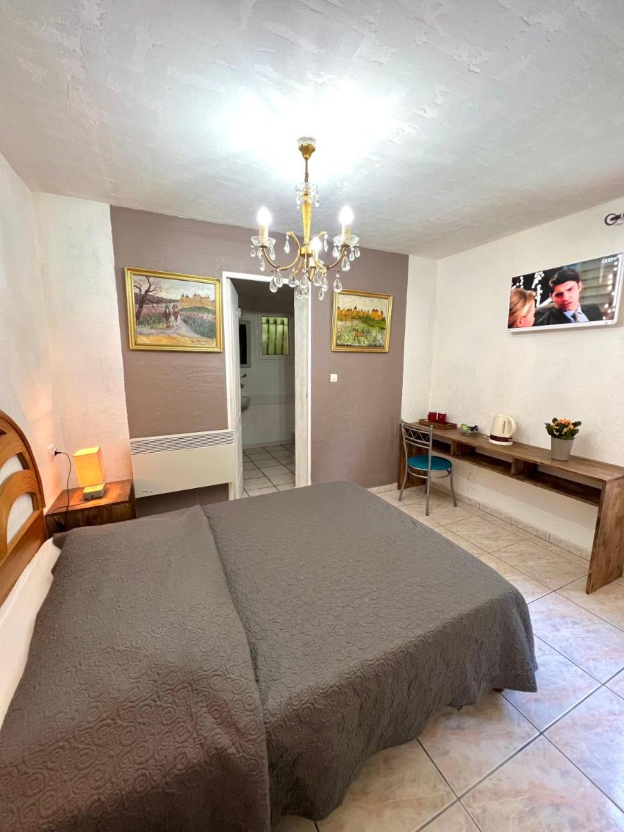 Double Room with Pool View photo 1