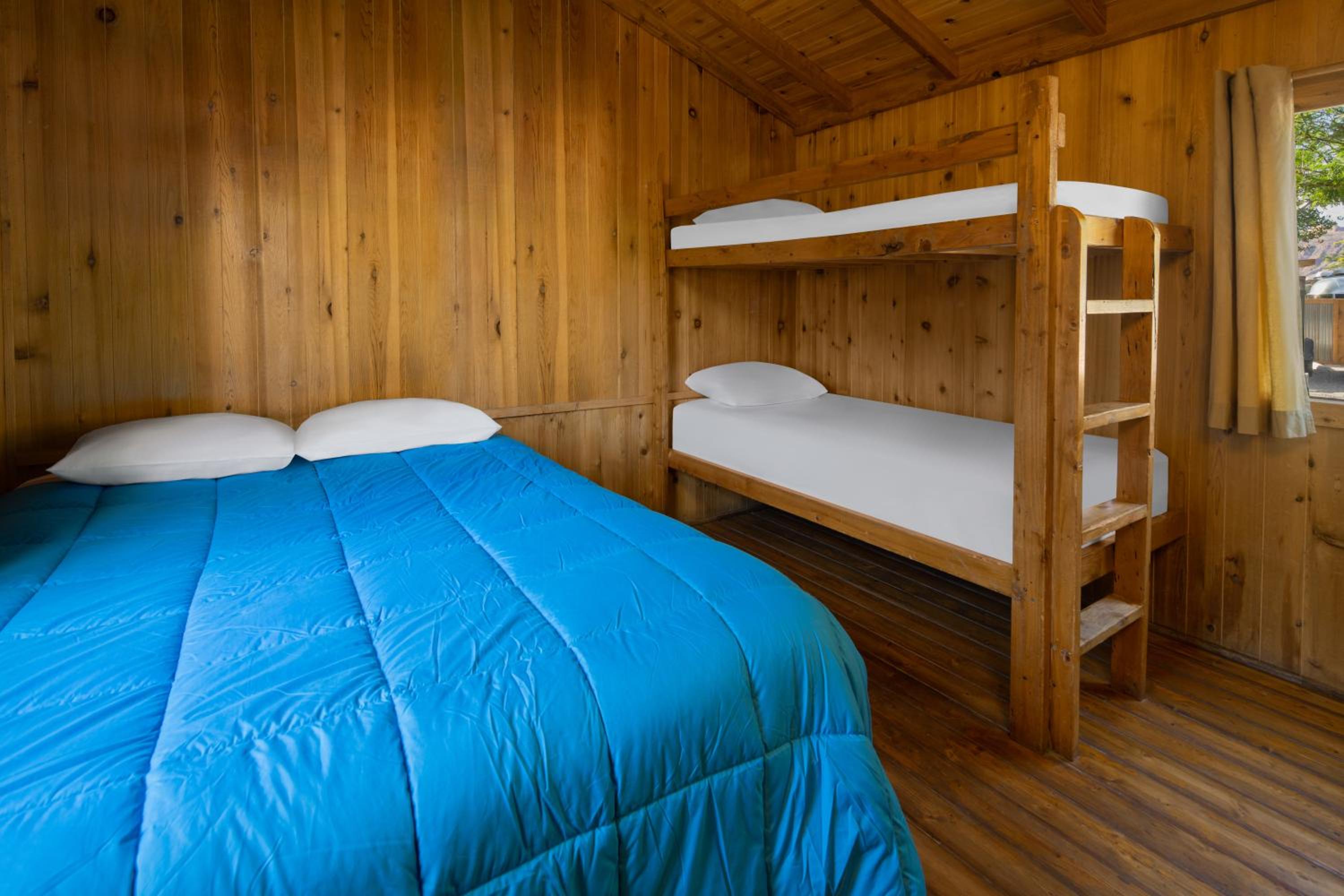  Standard Cabin Rental - 4 Person photo 1