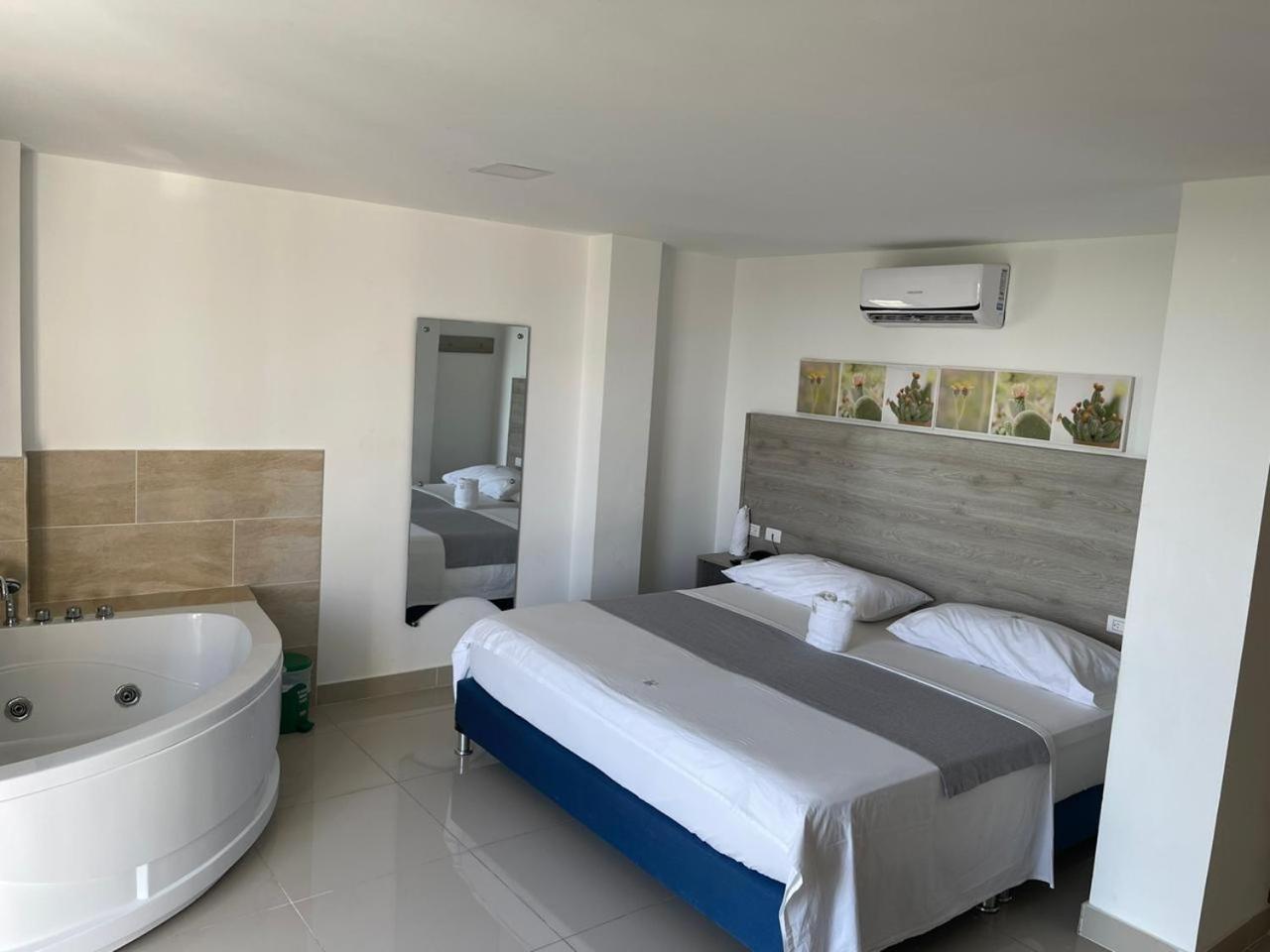 Double Room with Spa Bath photo 3