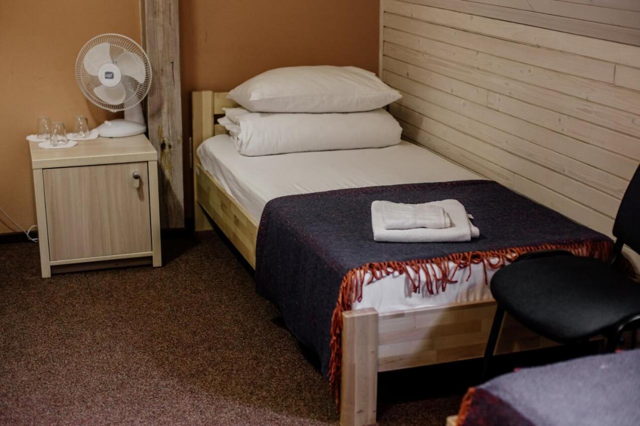 Economy Triple Room photo 1