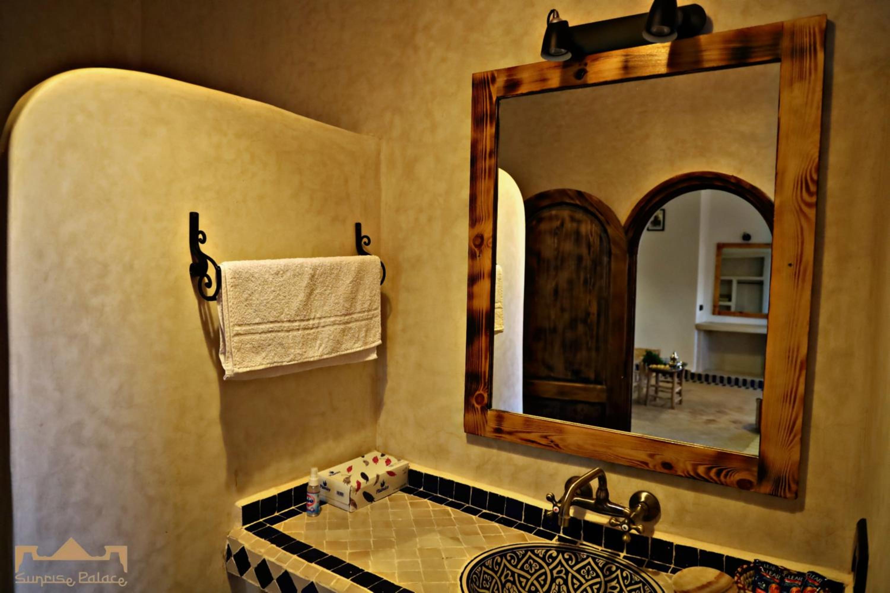 Deluxe Double or Twin Room - Photo 5