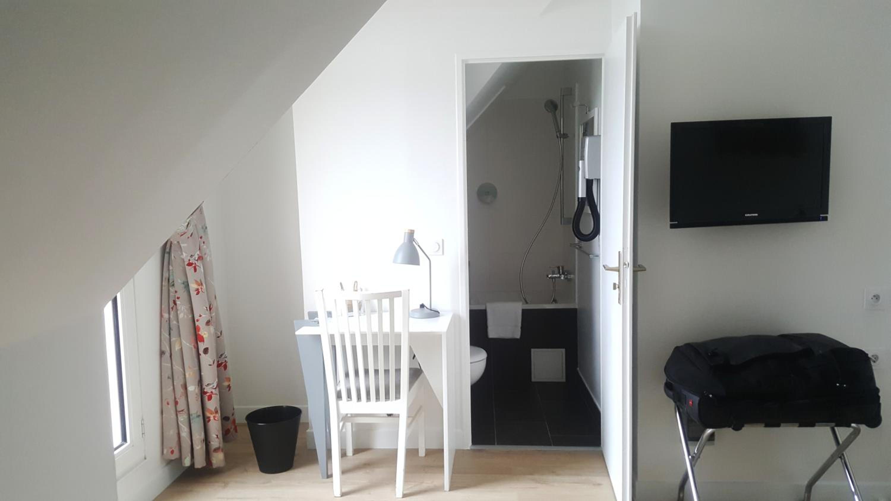 Superior Double or Twin Room with Village View - Photo 7
