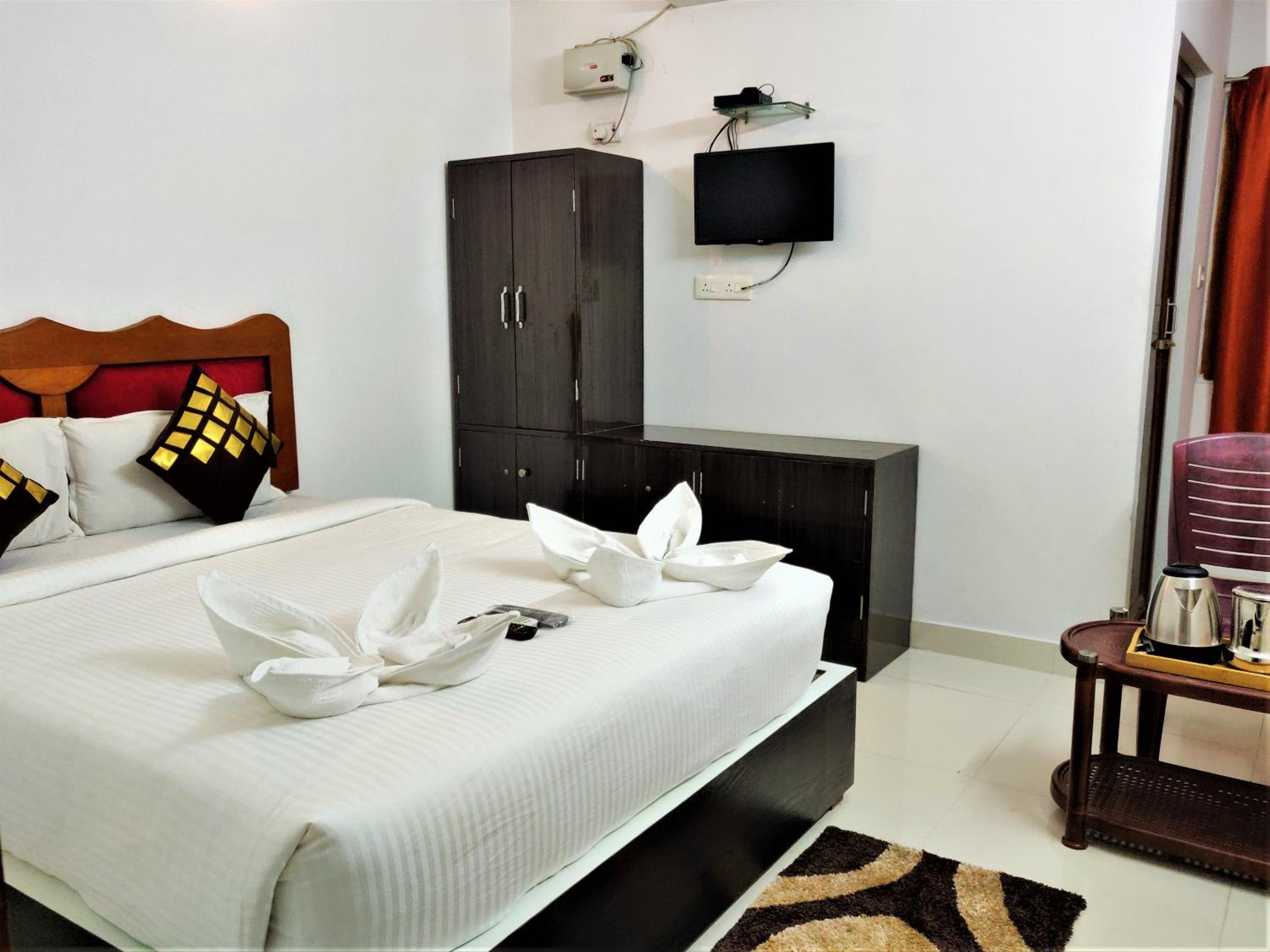 Deluxe Room - Photo 6