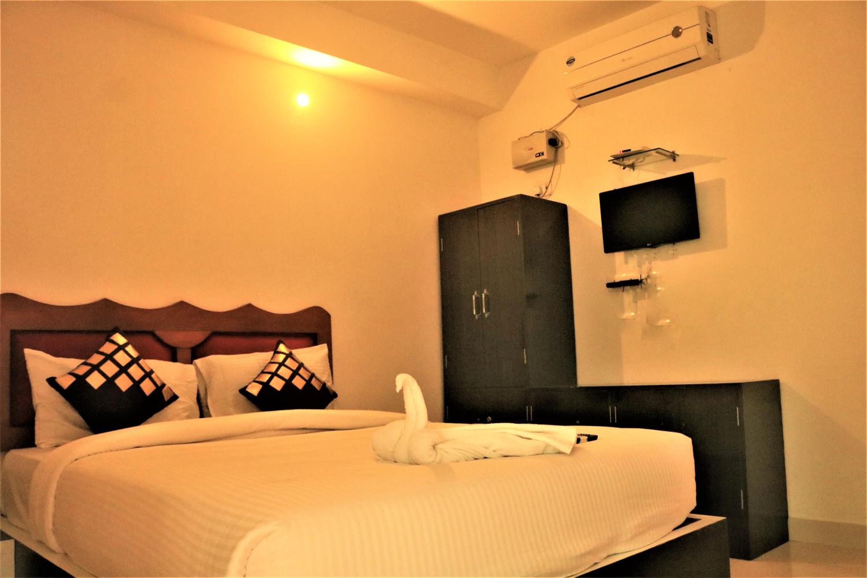 Deluxe Room - Photo 4
