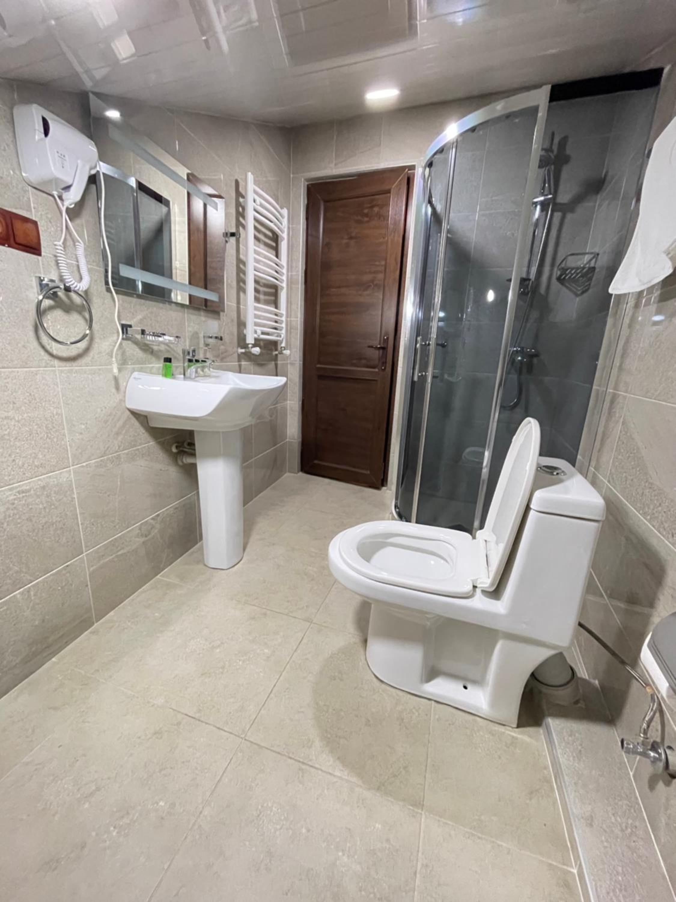 Standard Triple Room with Balcony - Photo 7