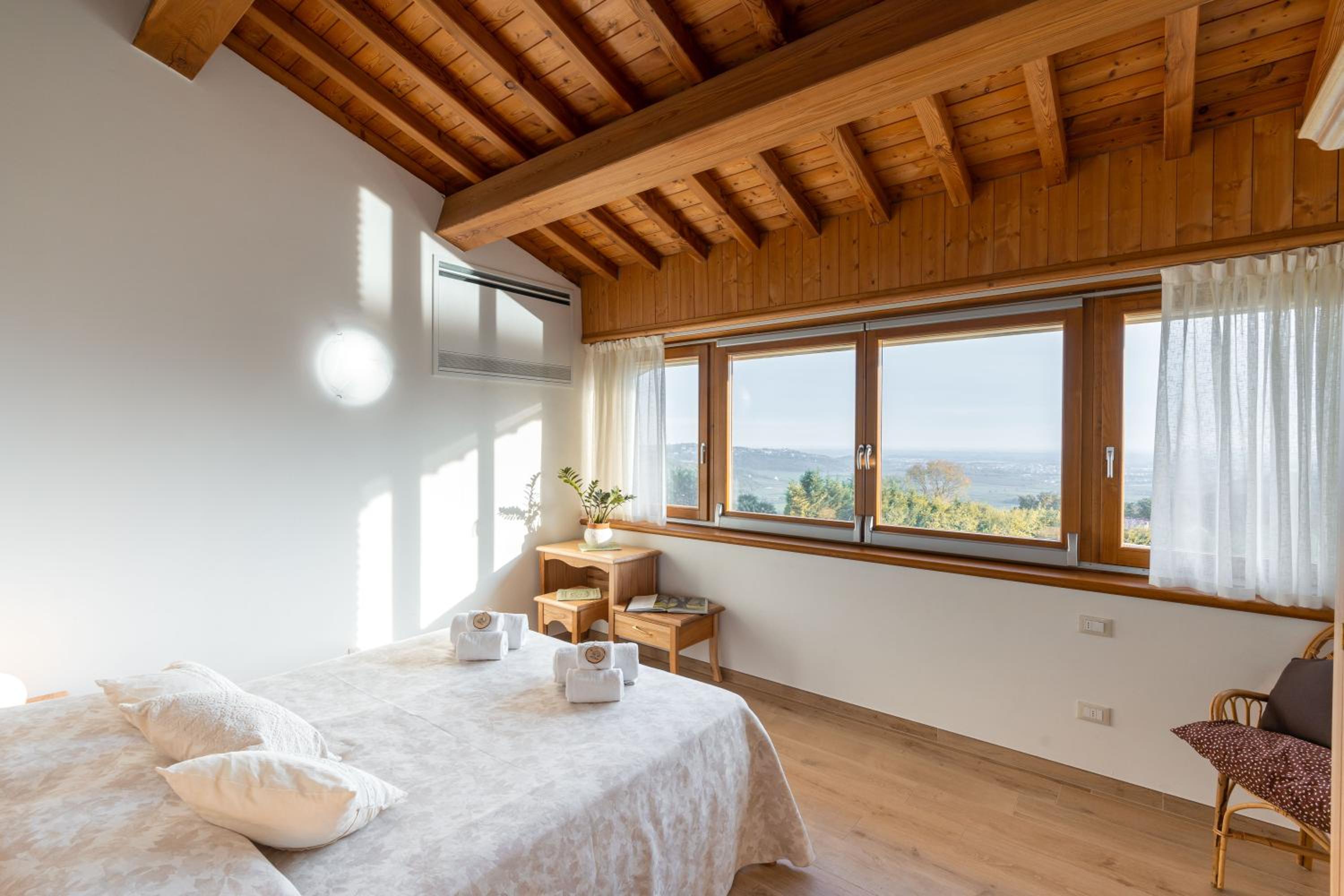 Double Room with Pool View - Photo 17