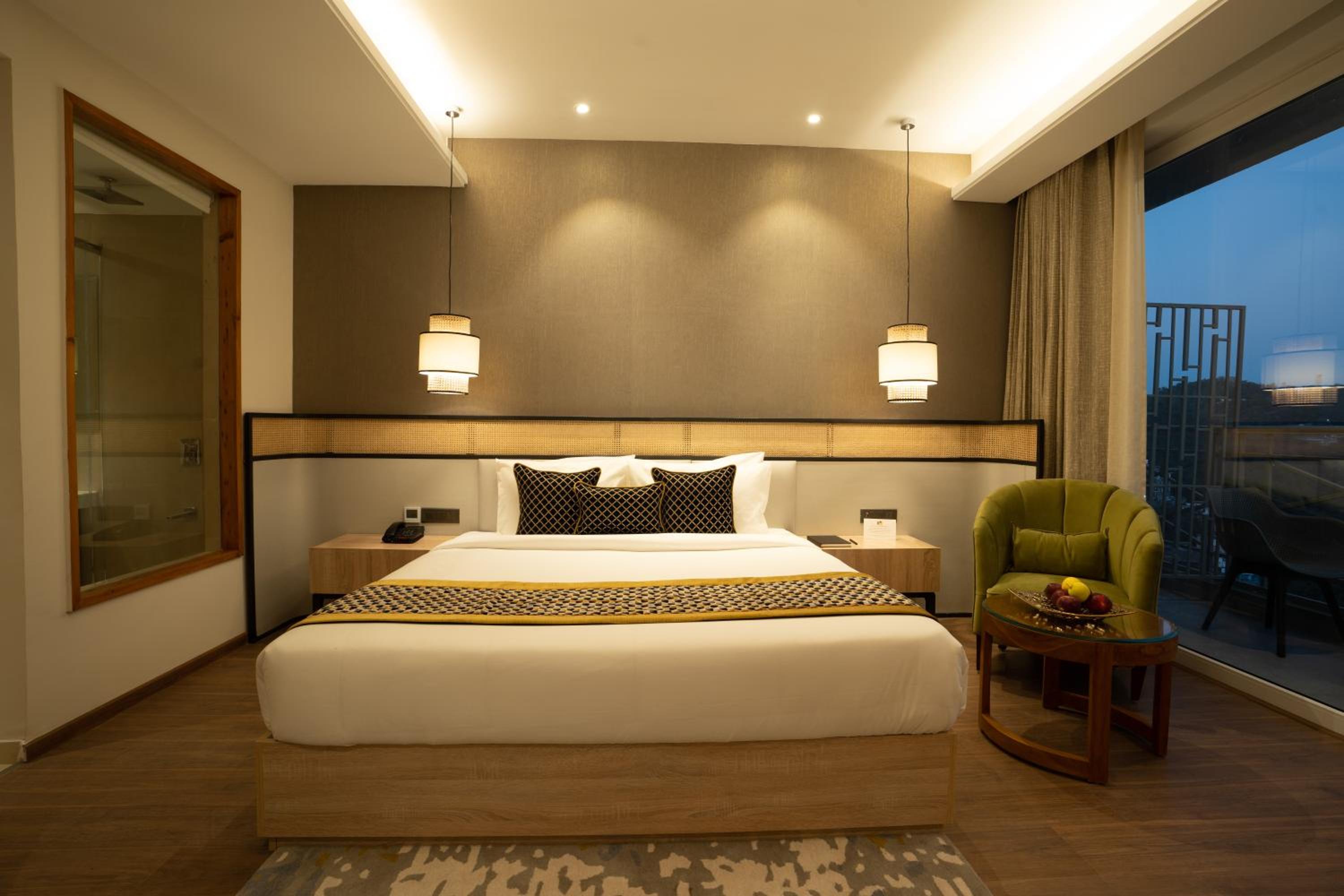 Club Room ( Balcony with View) - Photo 2