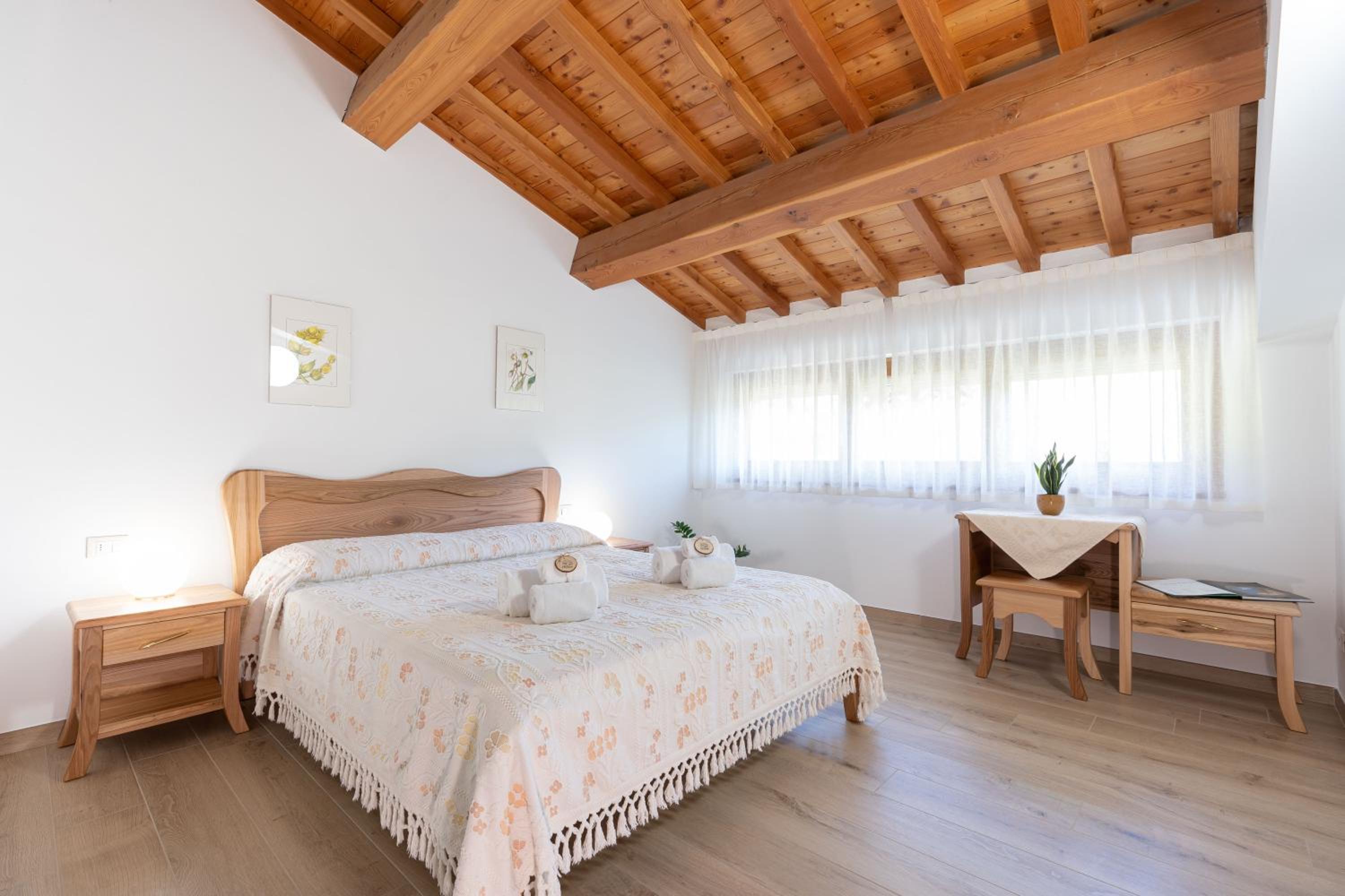 Double Room with Garden View - Photo 6