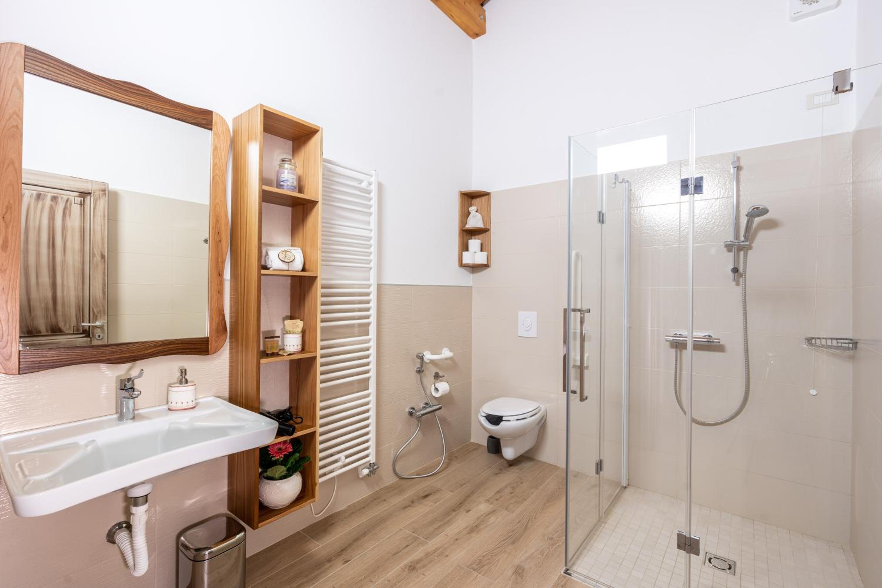 Double Room with Garden View - Photo 9