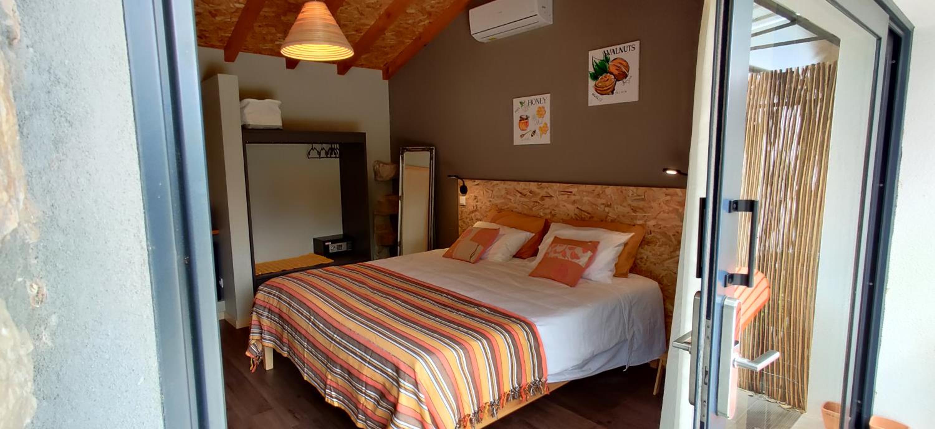 Deluxe Double or Twin Room with Spa Bath photo 2