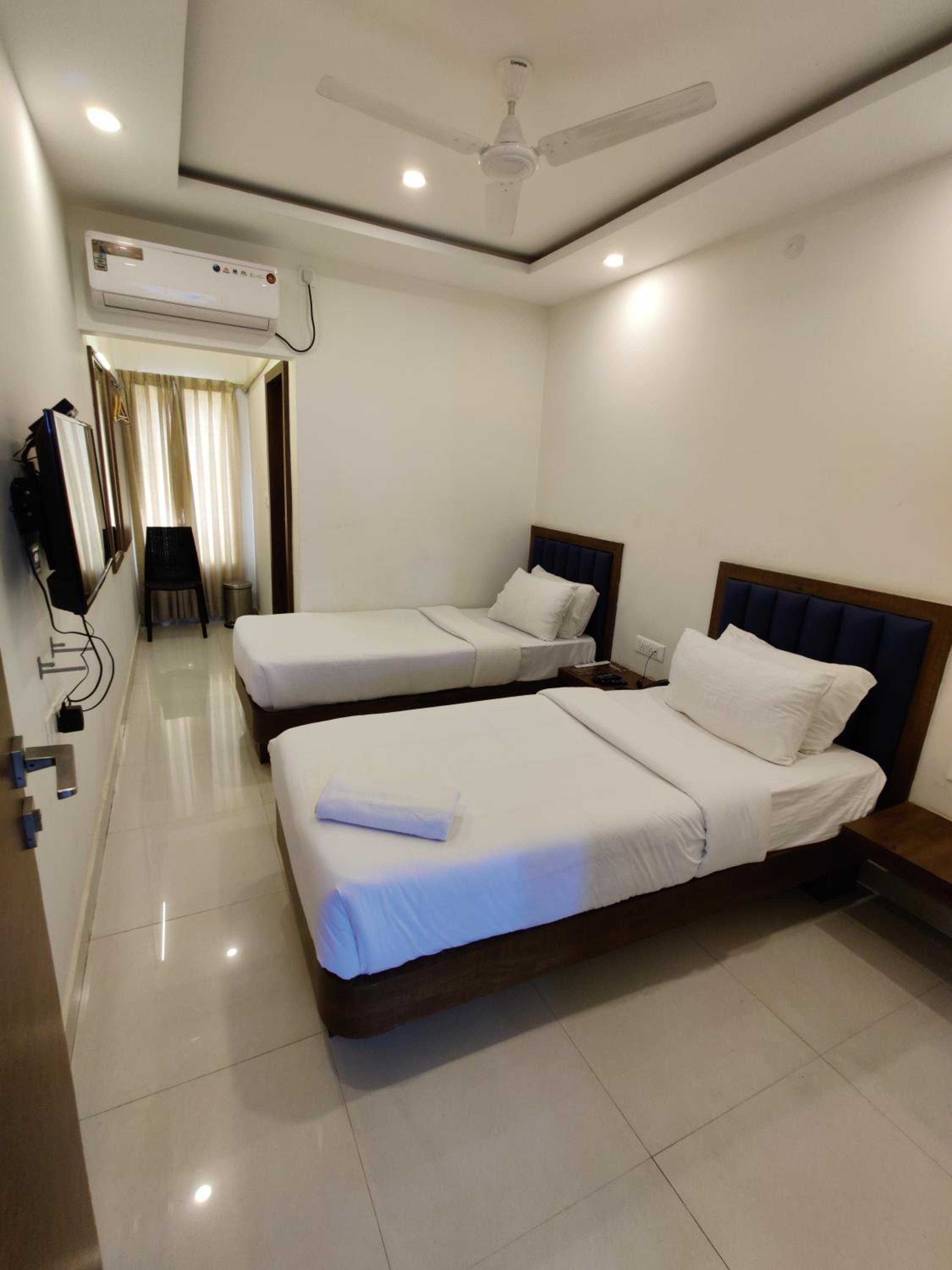 Standard Double Room - Photo 2
