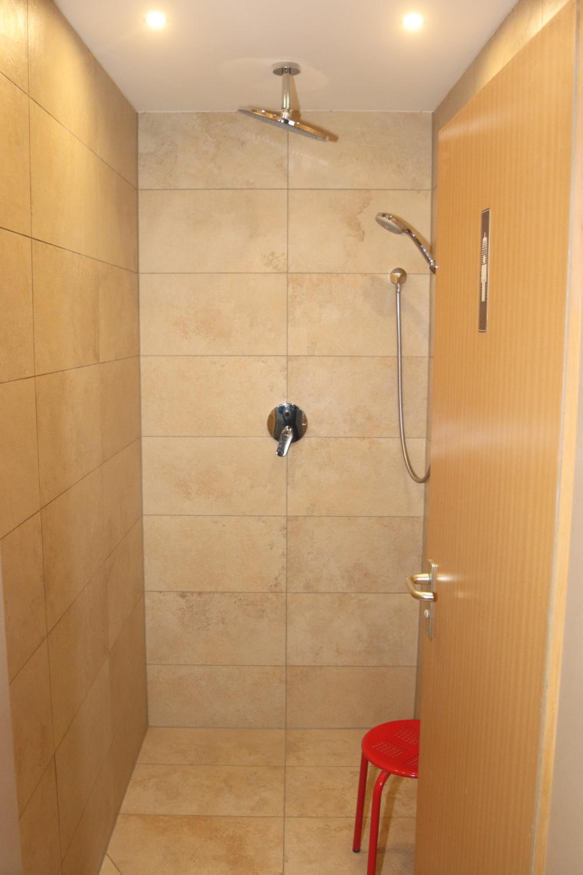 Single Room with Shared Shower and Toilet photo 2