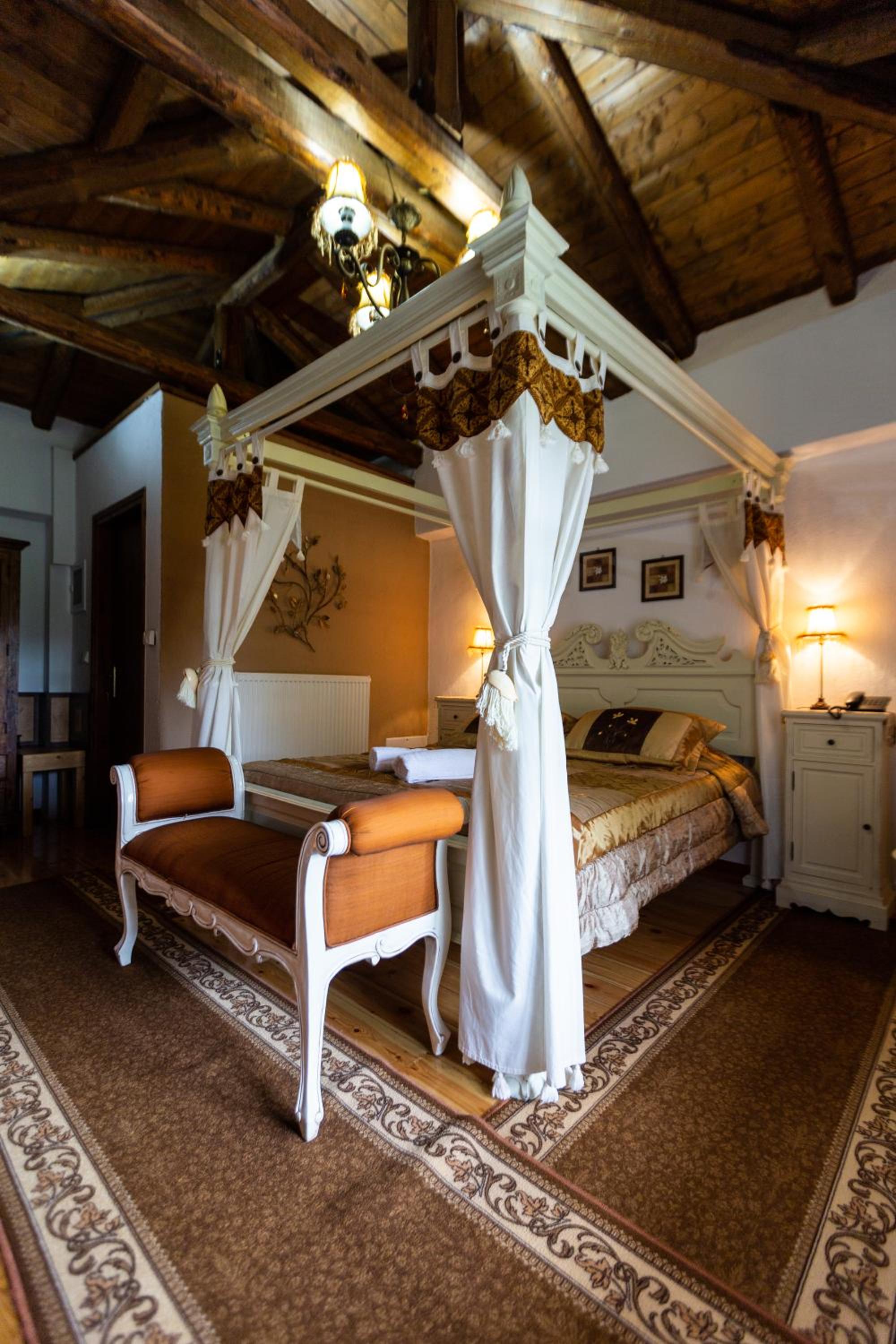 Large Double Room - Photo 1