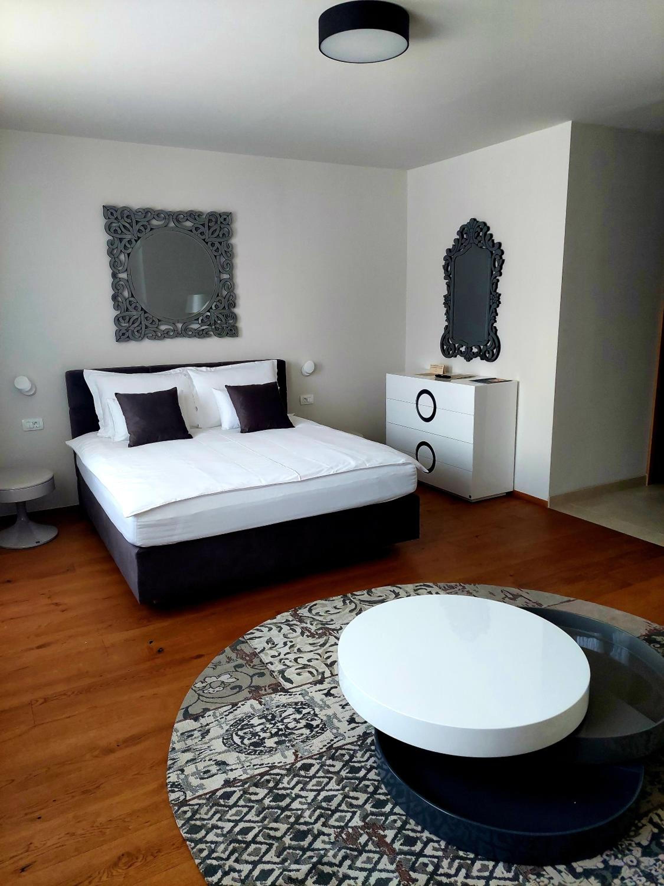 Superior Deluxe Double or Twin Room  - Photo 1