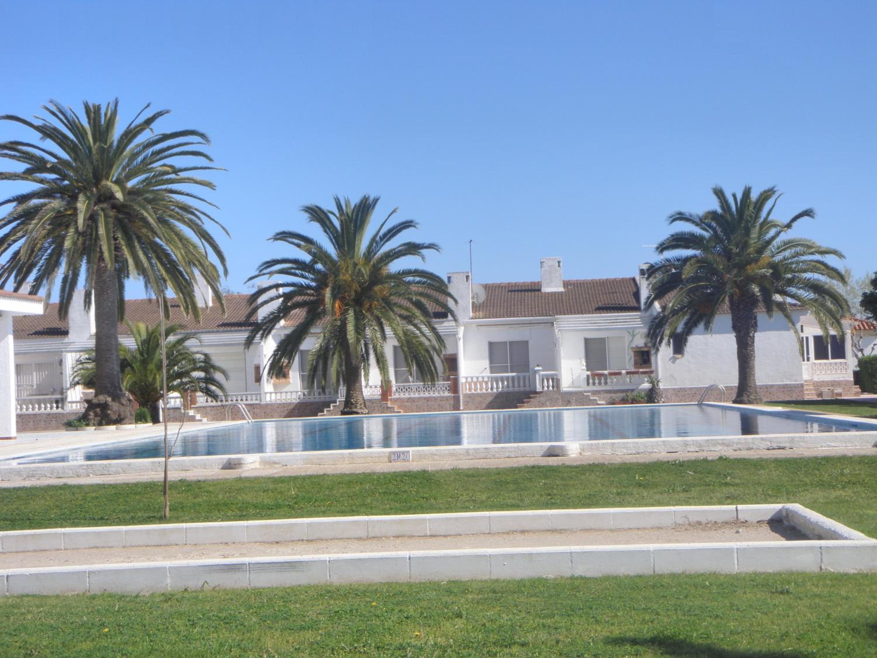 Apartment with Pool View  photo 2