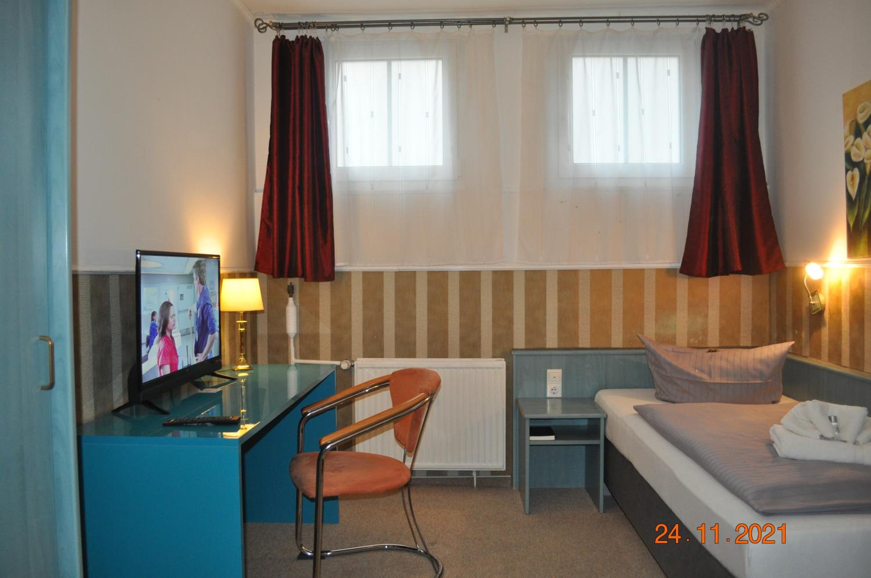Single Room photo 3
