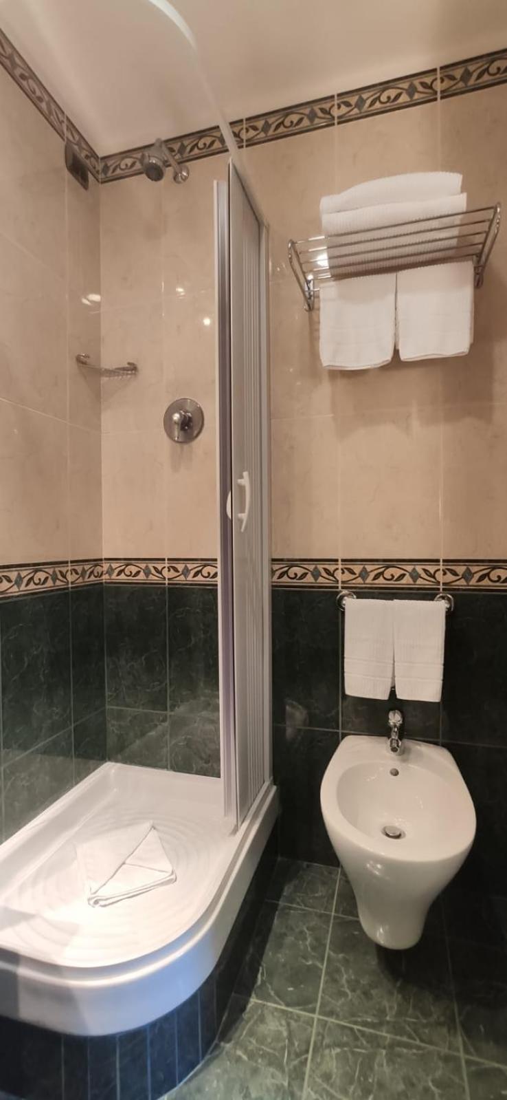Single Room photo 3