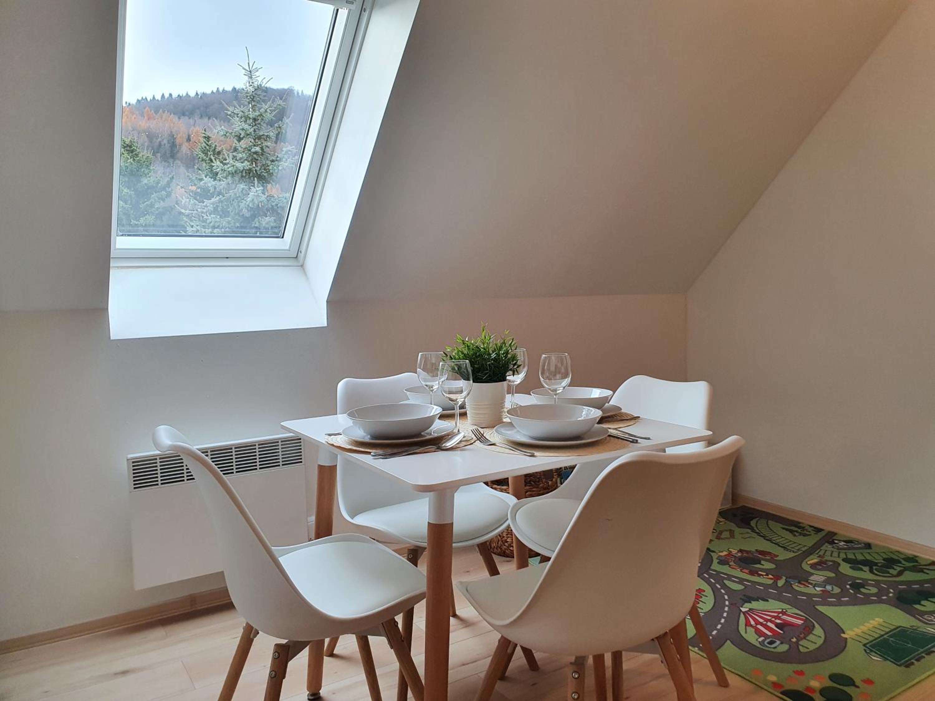 Apartment with Mountain View photo 3