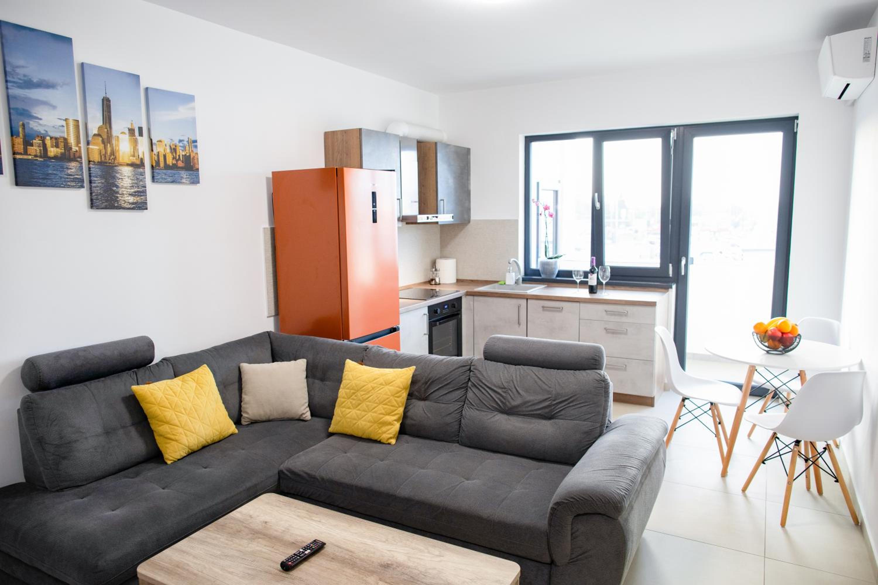 Two-Bedroom Apartment - Photo 5