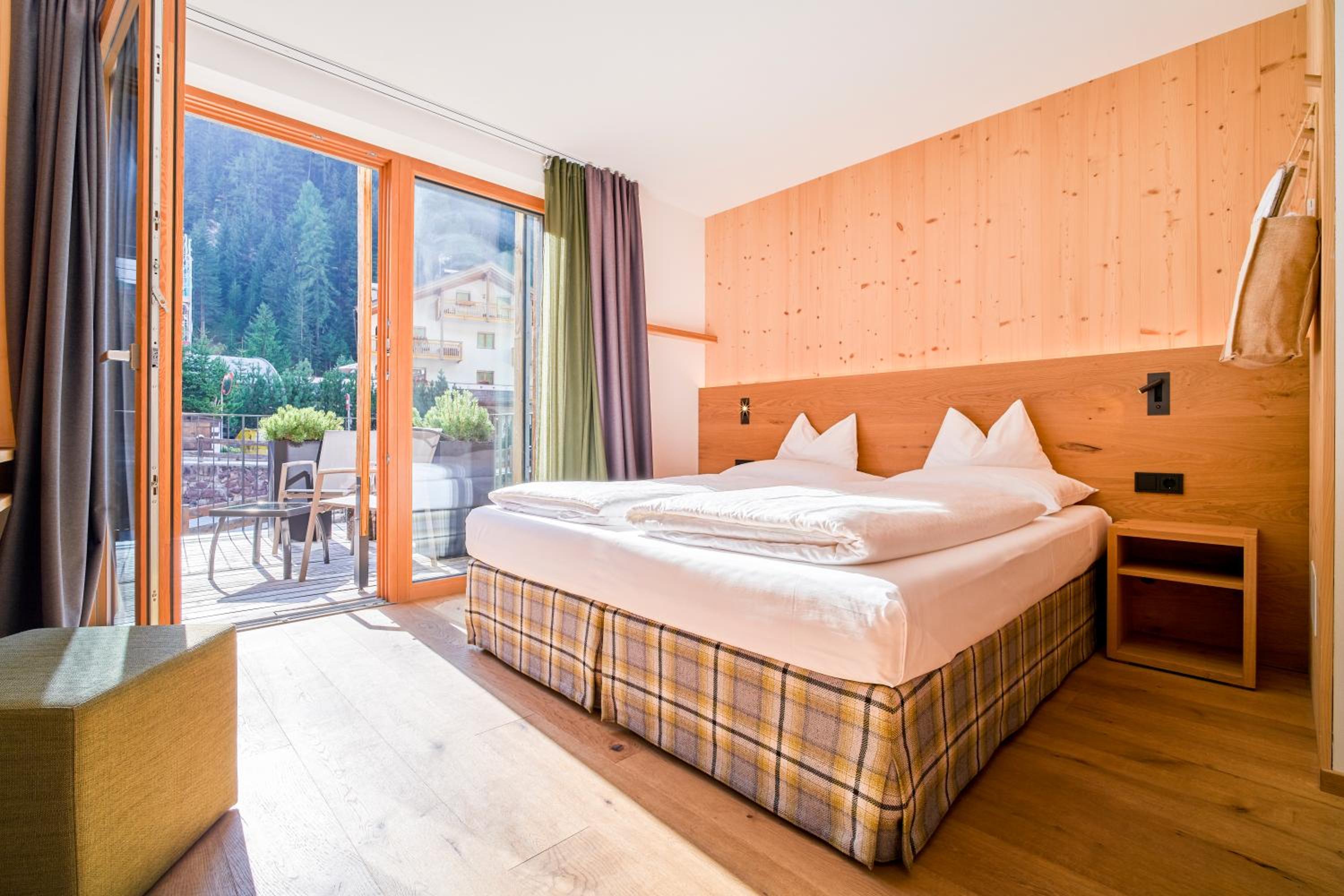 Deluxe Double or Twin Room photo 1