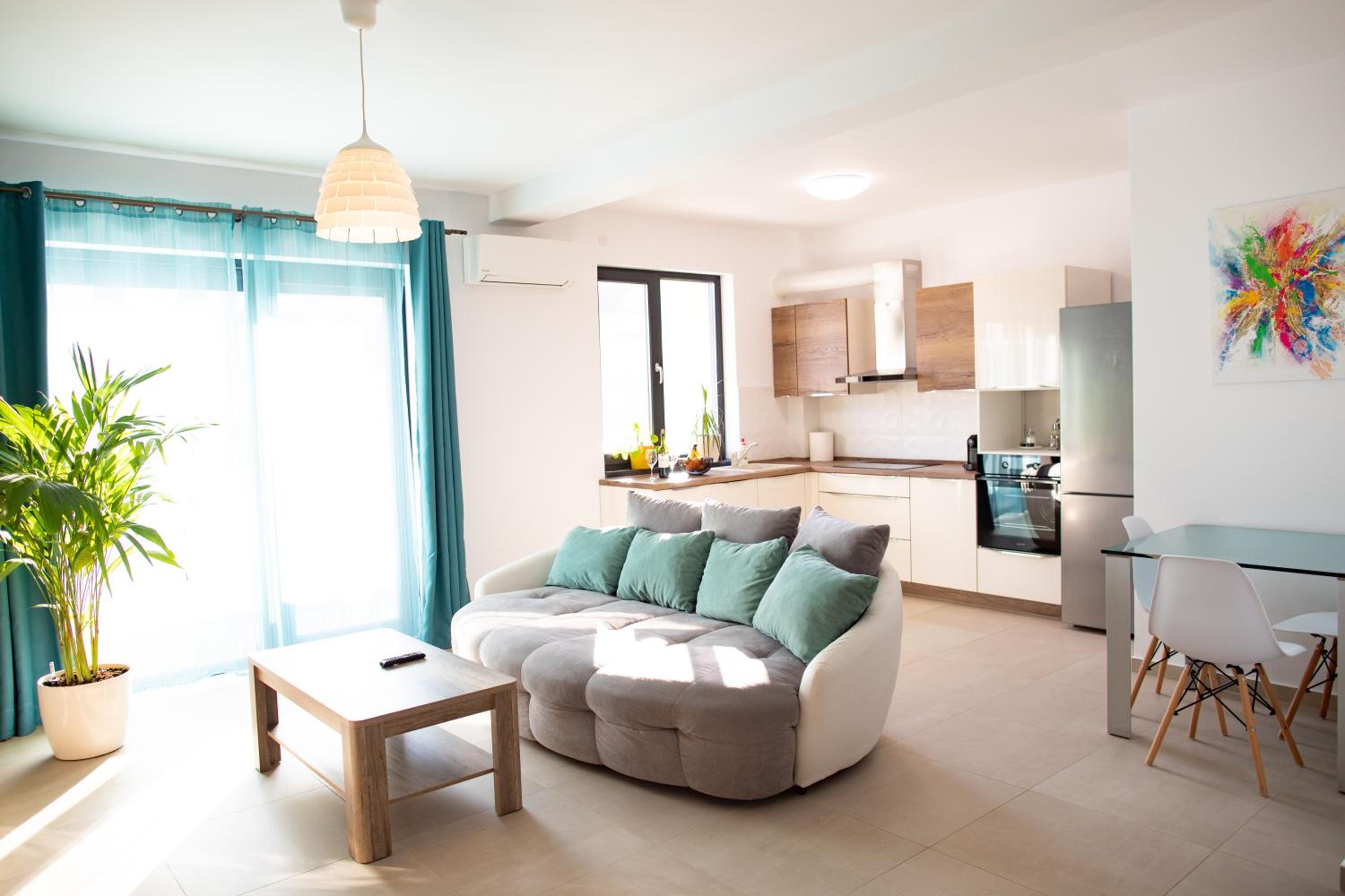 One-Bedroom Apartment - Photo 1