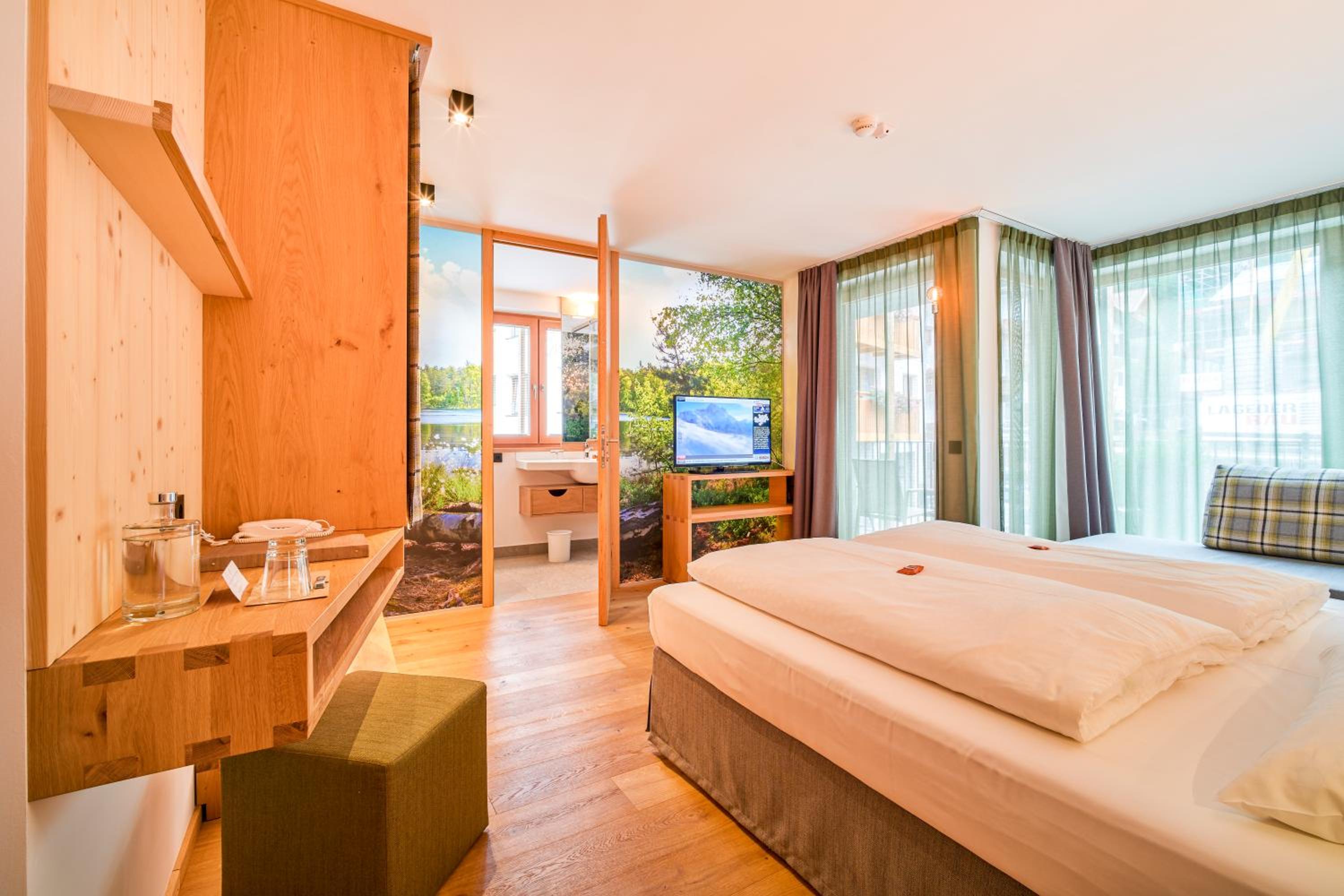 Superior Deluxe Double or Twin Room  photo 2