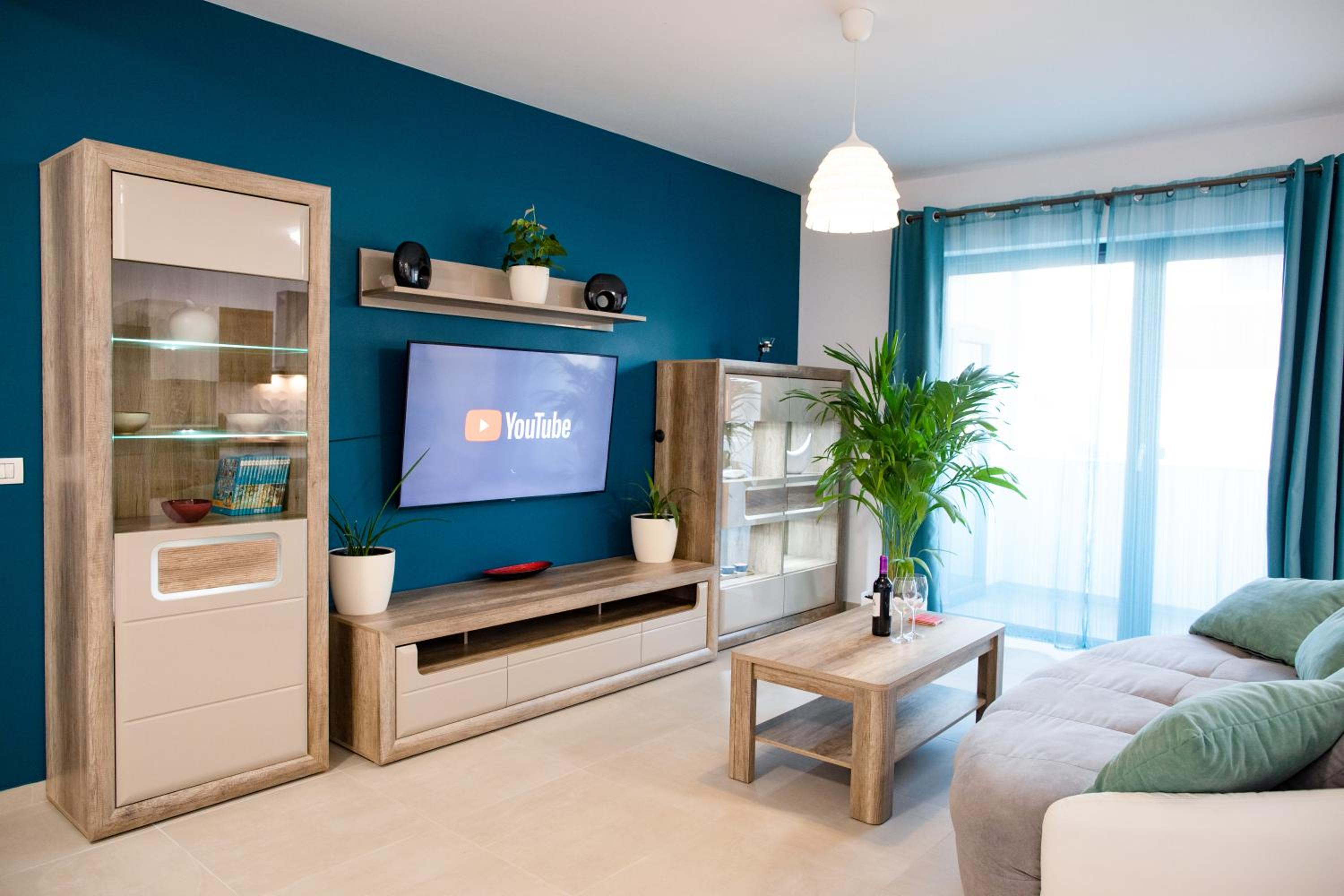 One-Bedroom Apartment - Photo 32