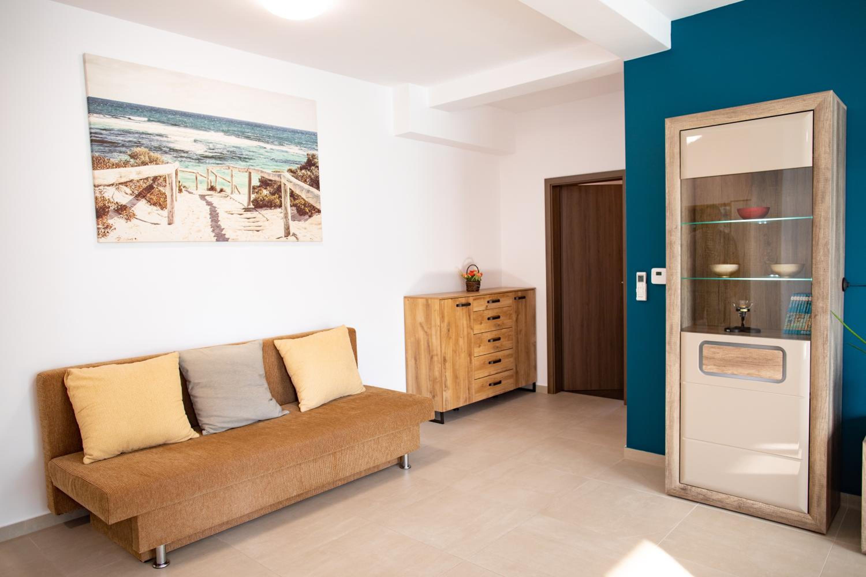 One-Bedroom Apartment - Photo 33