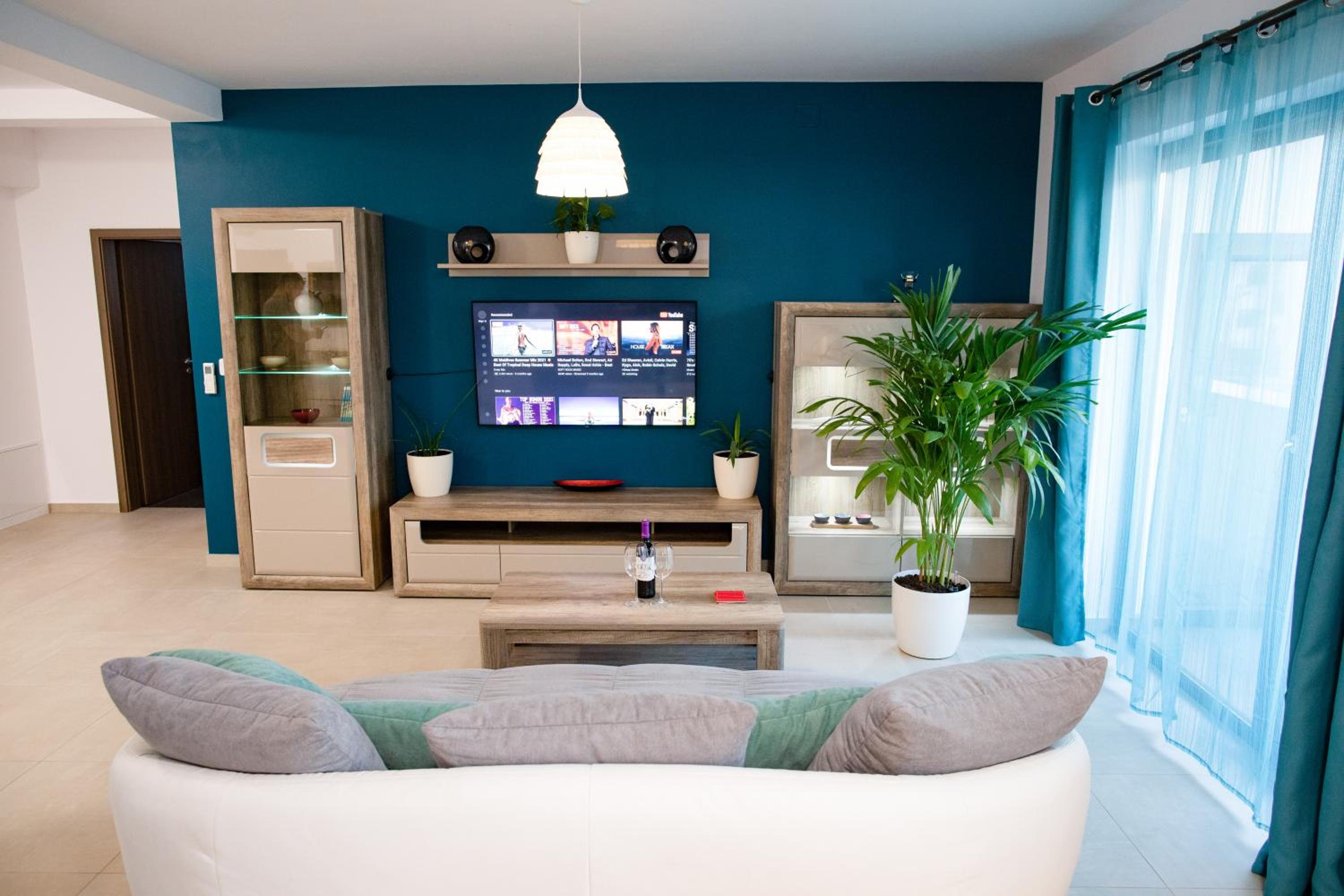 One-Bedroom Apartment - Photo 36