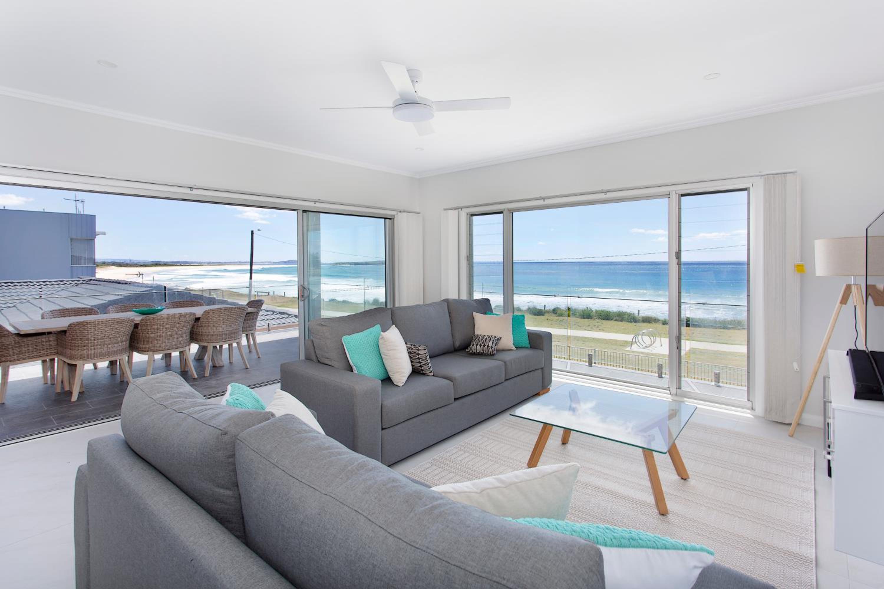 Three-Bedroom Apartment with Balcony & Ocean Views - AURA, photo 6