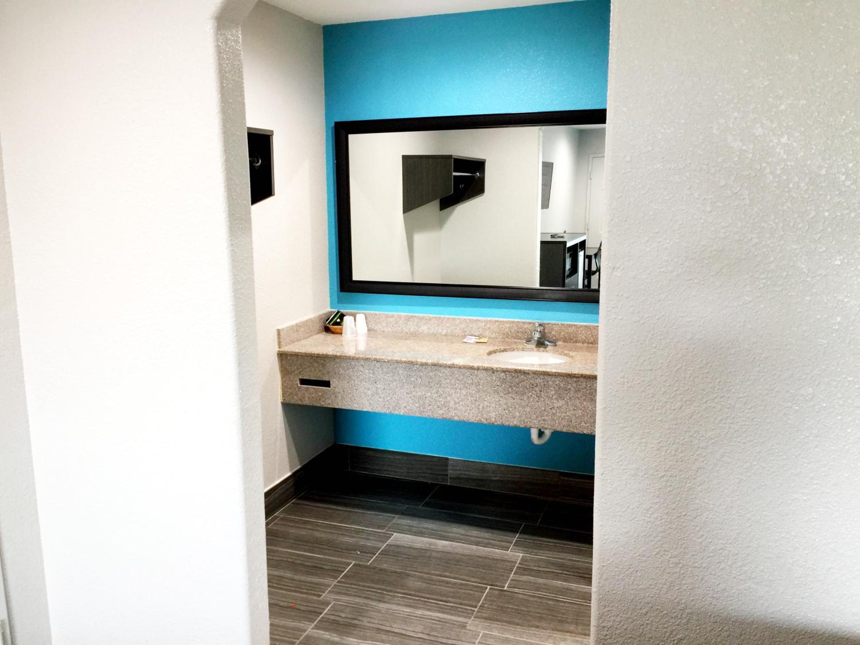 1 King Bed Kitchenette Suite NS