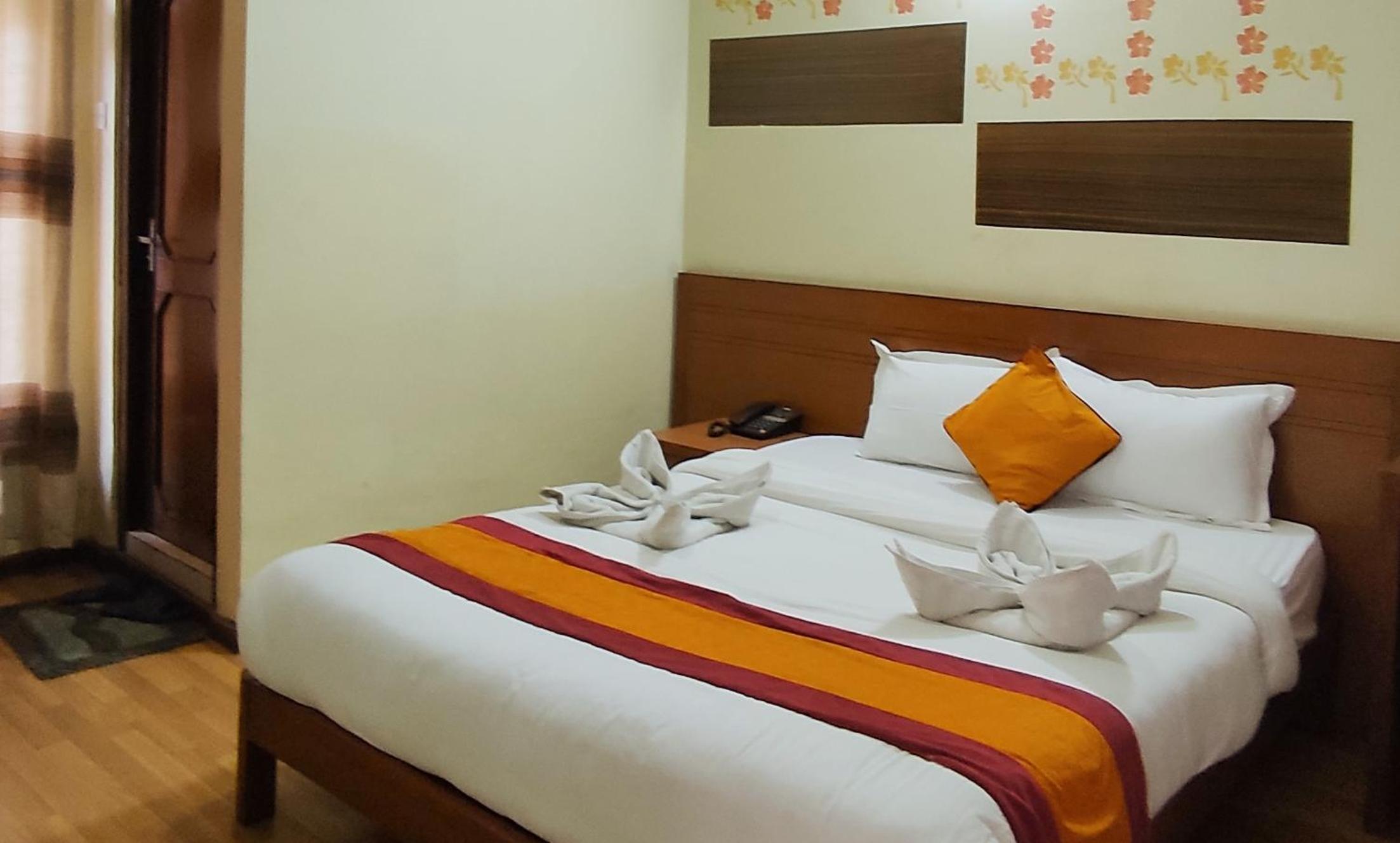 Double Room with Private Bathroom - Photo 25