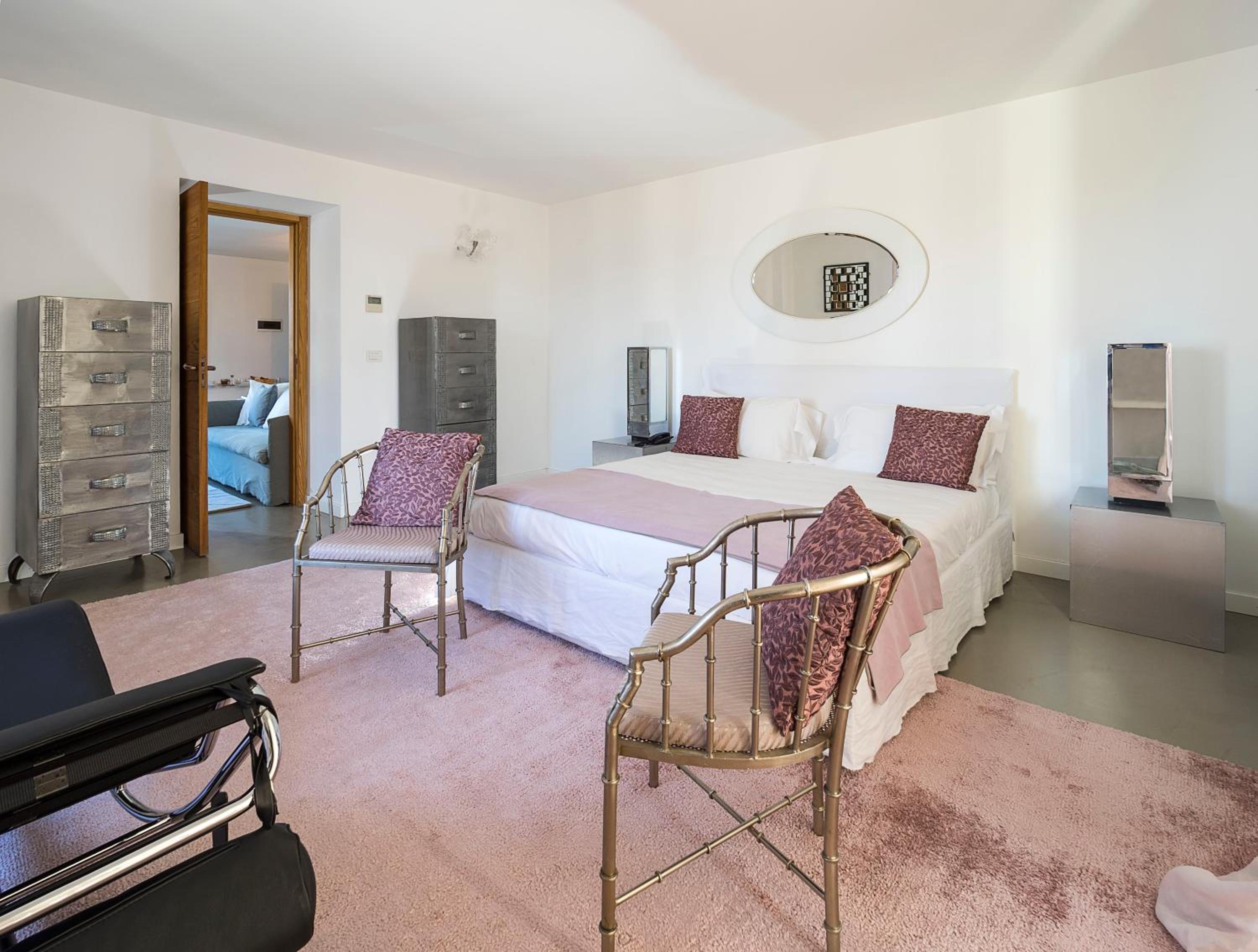 Exclusive Suite with Private Pool 