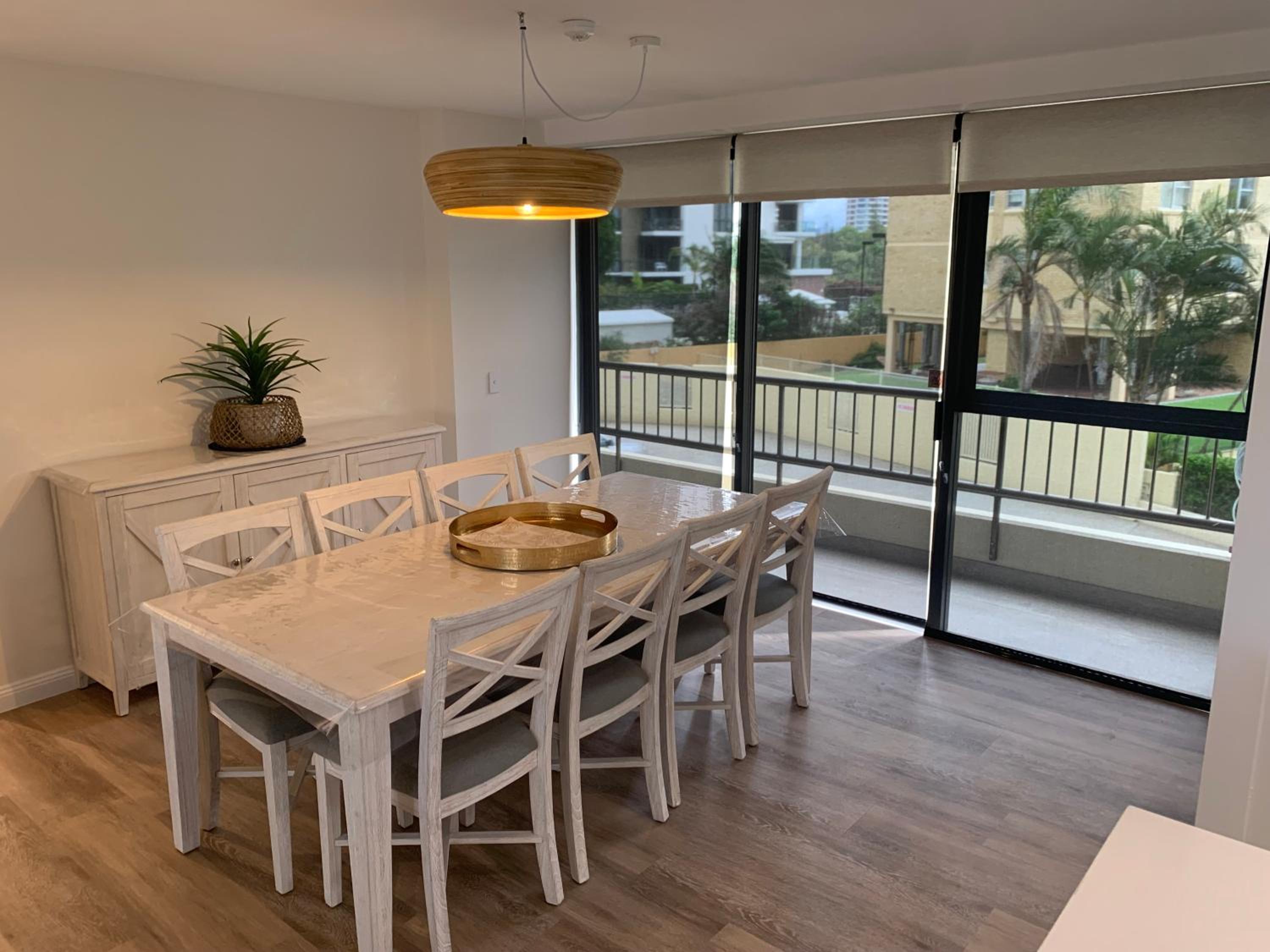Three-Bedroom Apartment with Garden View - Photo 8